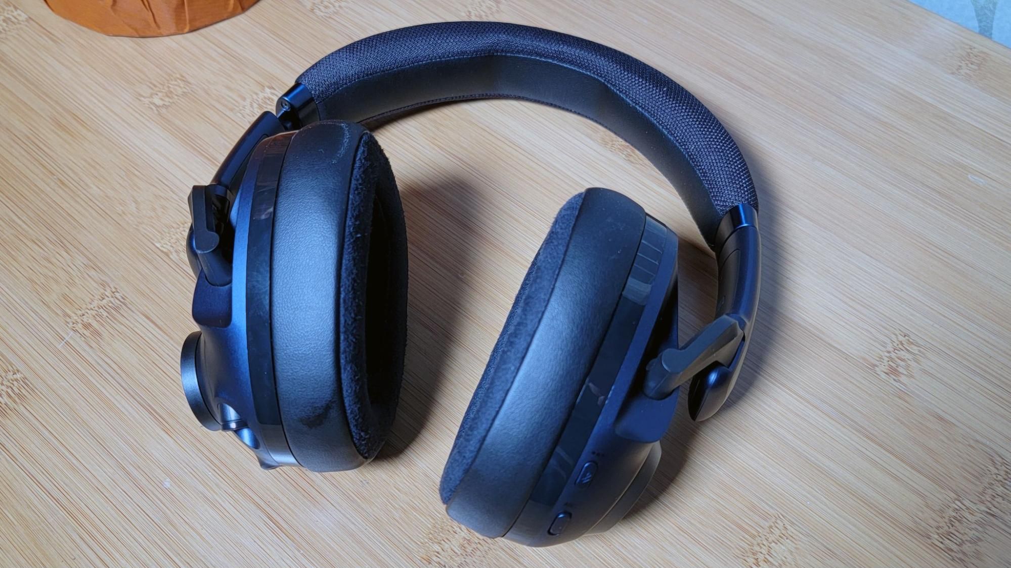 Epos H3Pro Hybrid Gaming Headset Review: Multi-Device Meets Noise