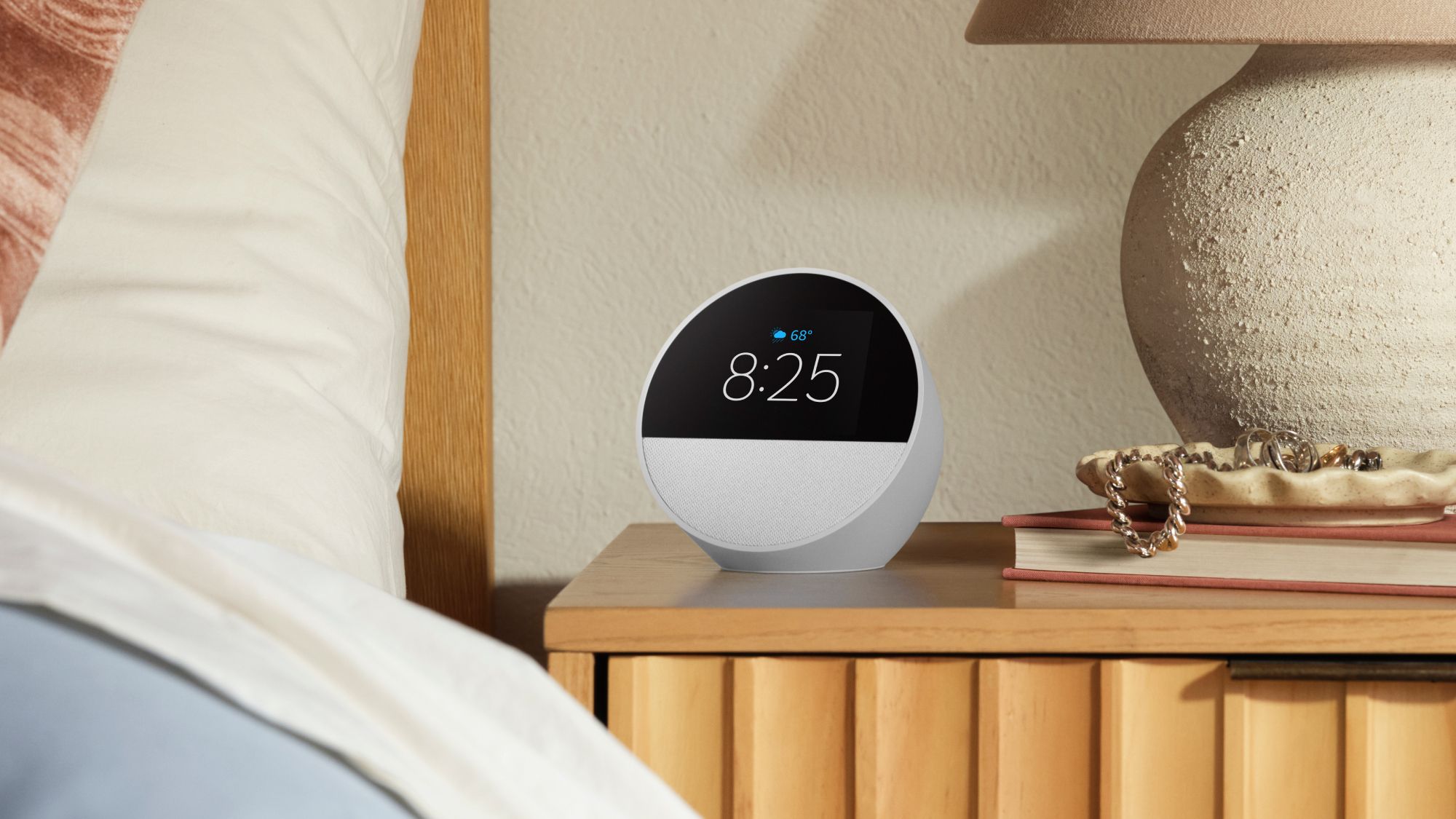 Amazon、Alexa搭載スマートアラームクロック「Echo Spot（2024年