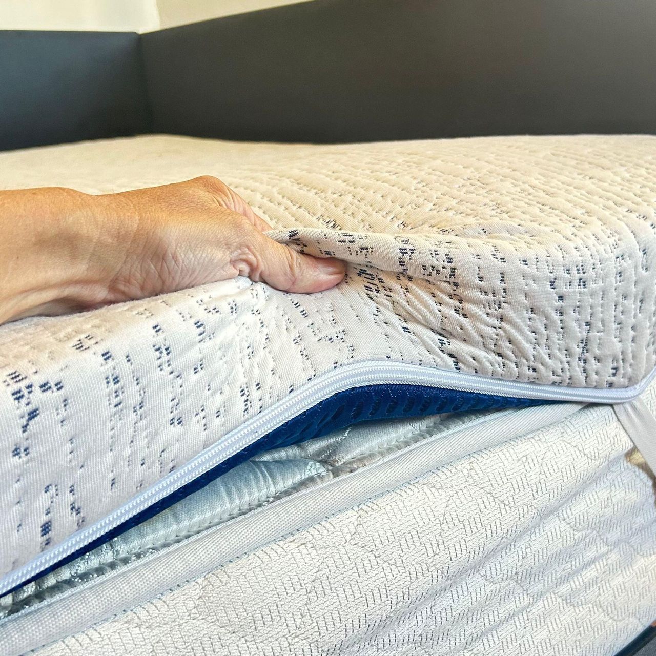 Testing the Viscosoft memory foam mattress with weights and glasses for review