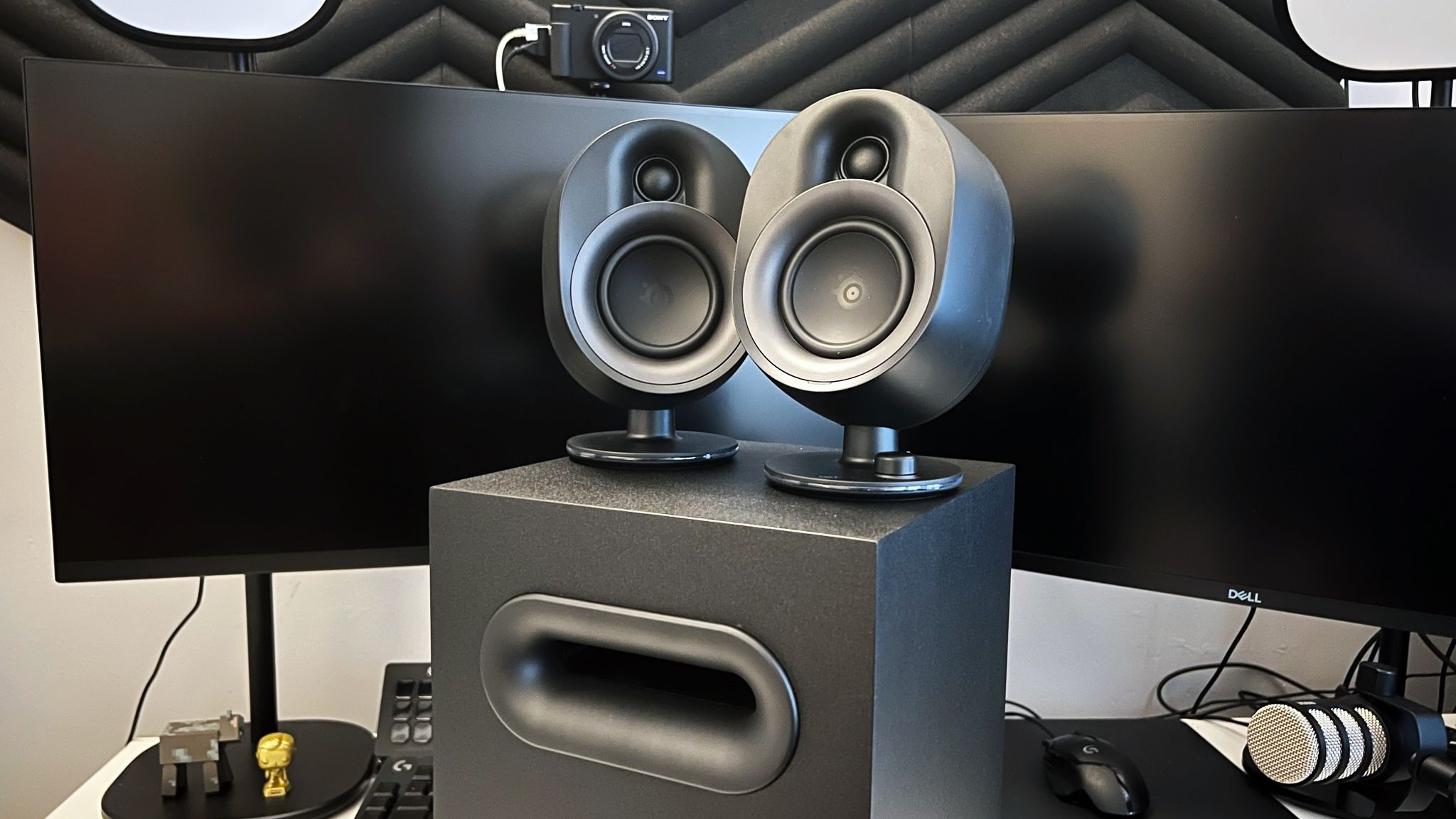 Audio Express Metal Speaker Stands, Desktop, 20° Tilted
