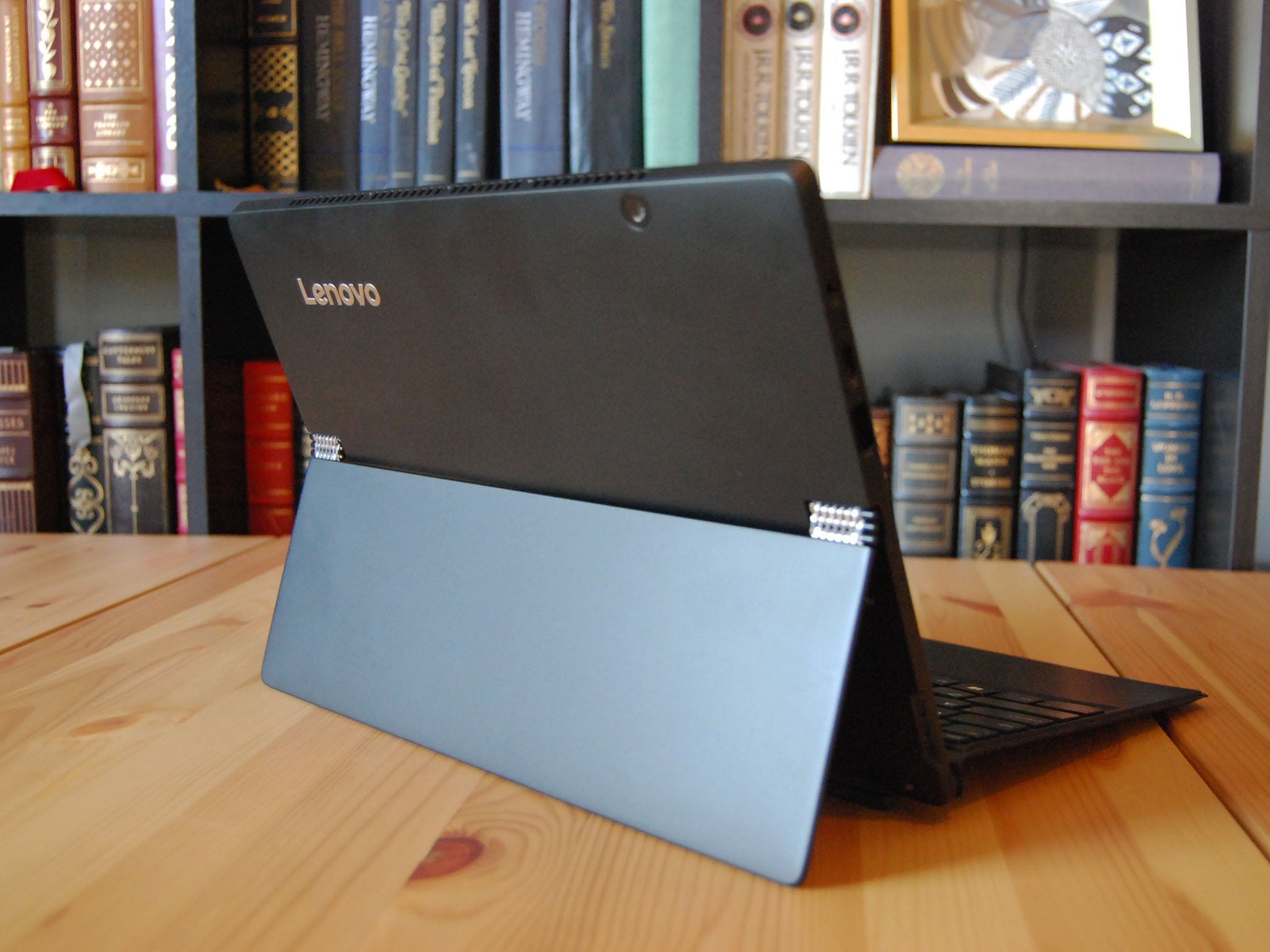 Lenovo Miix 720 review: Living in the shadow of the best
