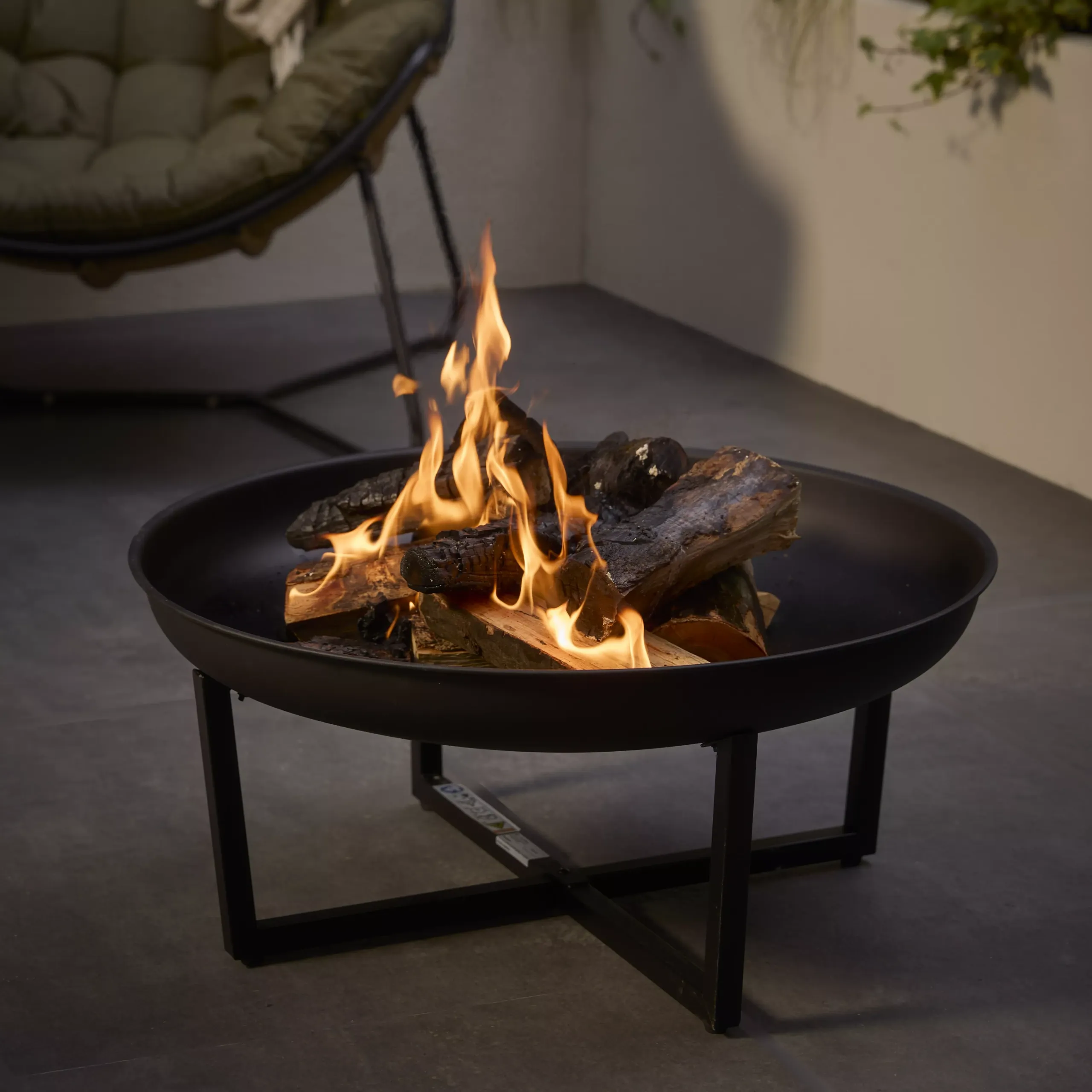 La Hacienda Brookdale Steel Matt Black Round Firepit