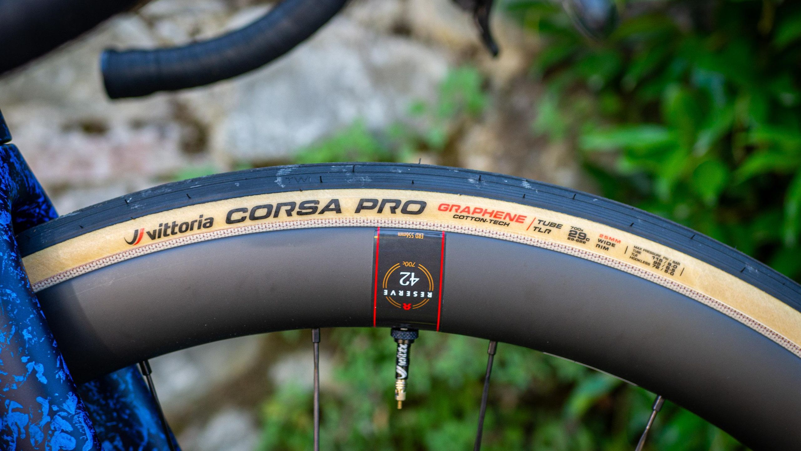 Are Tour de France riders cornering on their tyre sidewalls