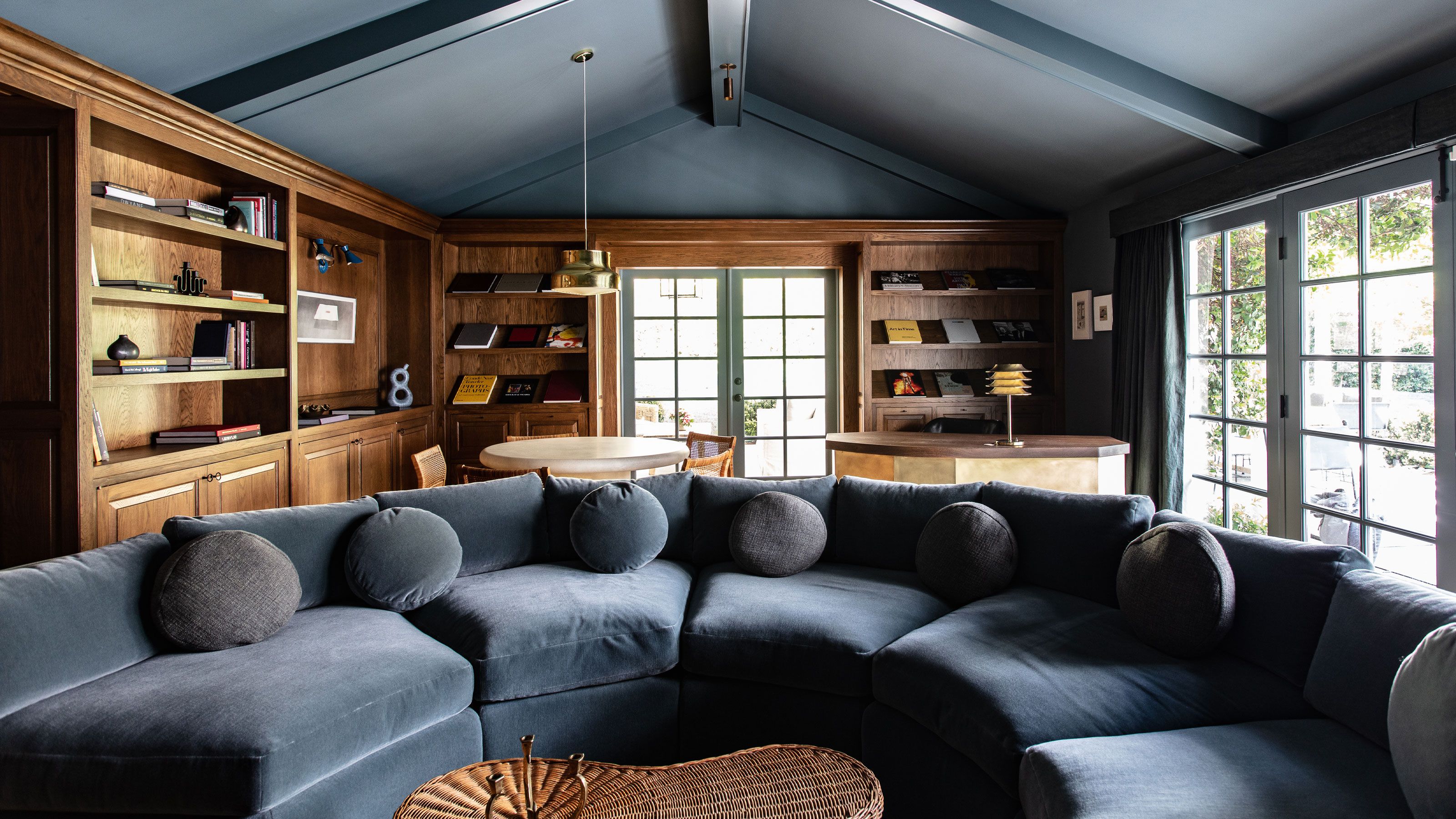 Natural Interiors McArdle， Ann A midcentury modern time capsule brings a design couple