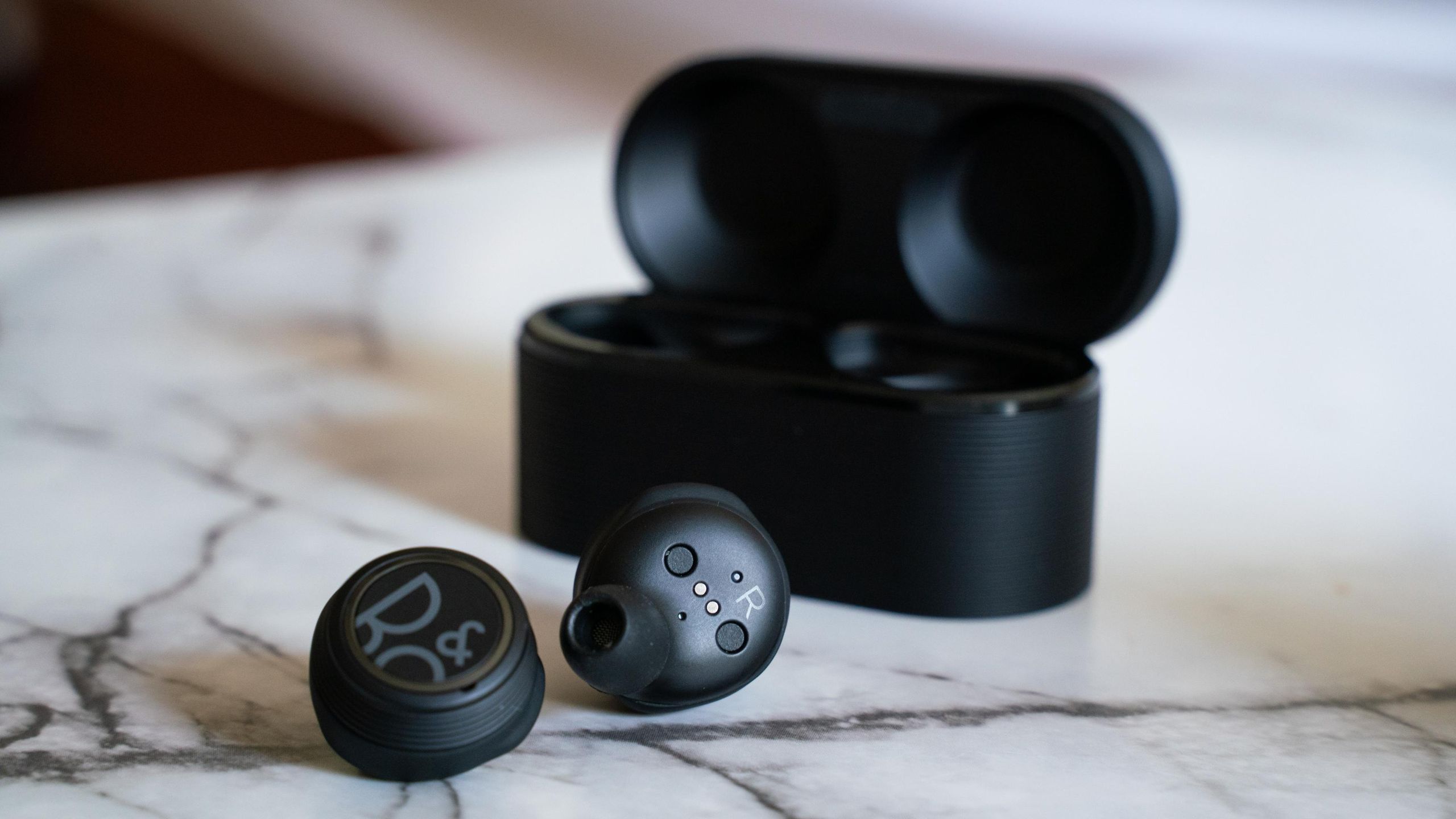イヤホン Beoplay E8 Sport Black Bang & Olufsen Beoplay E8 Sport Headphone Review - Consumer Reports
