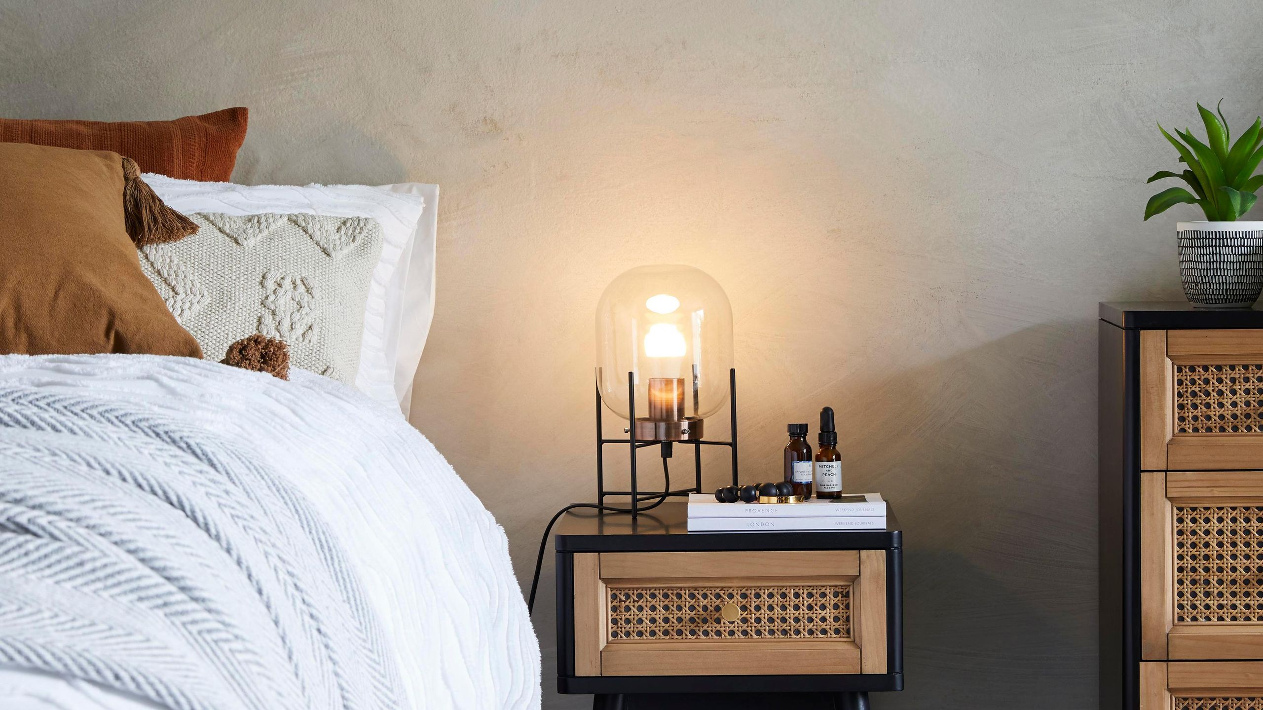 Ultimate Guide To Bedroom Table Lamps - Decorpot | Table Lamp Northern Europe Simple Study Living Room Bedroom Design | テーブルランプ | UOHUFIDABFD