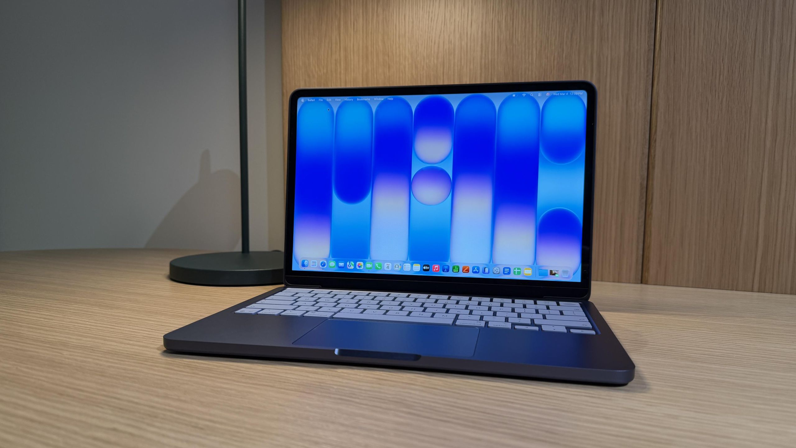 Apple MacBook Neo 13インチ256GB 美品 Apple MacBook Neo 13インチ Liquid Retinaディスプレイ MHFF4J/A