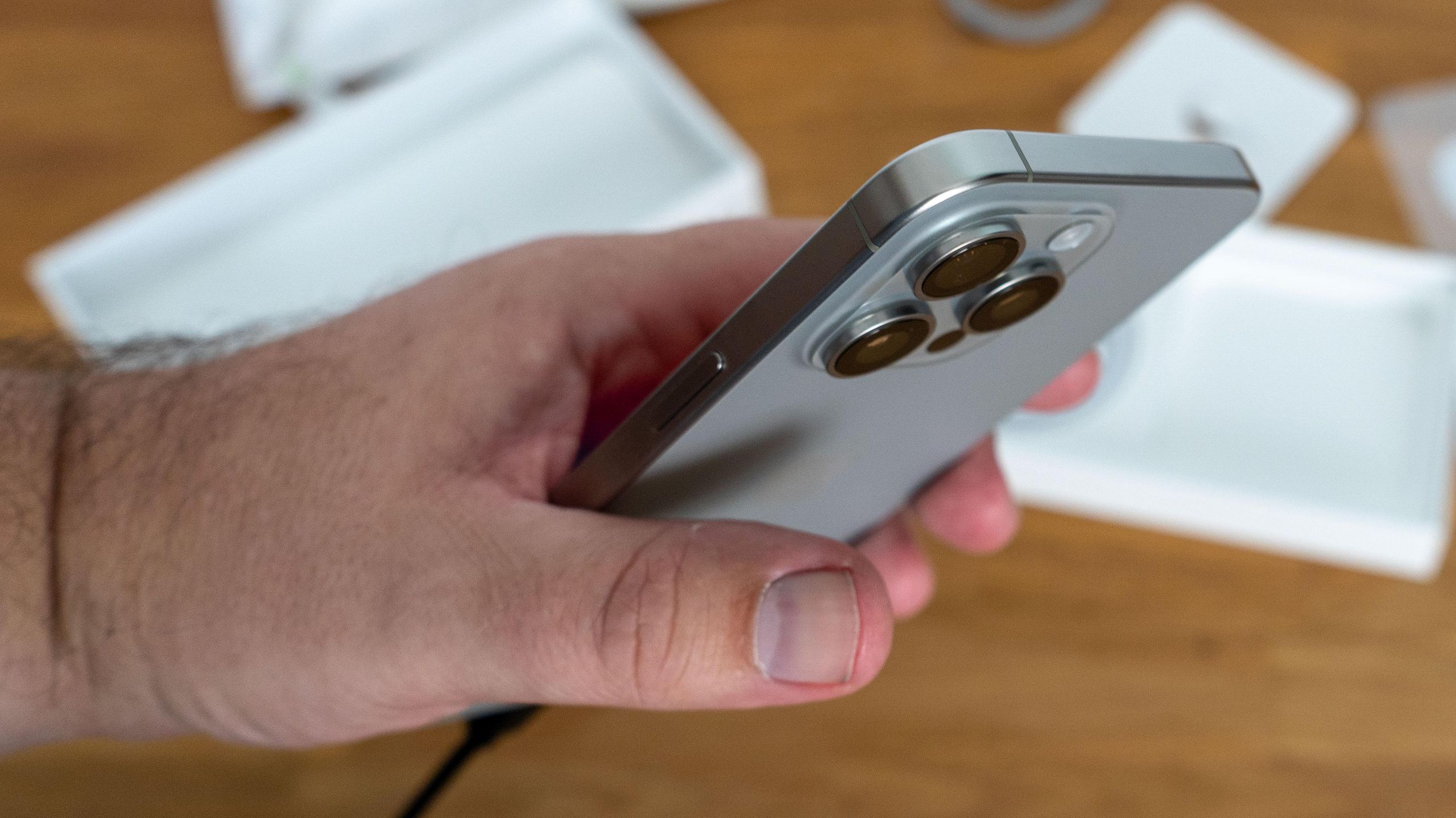 iPhone点R iPhone14 / 14 Pro / 14 Plus / 14 Pro Max ハイブリッドケース Etanze