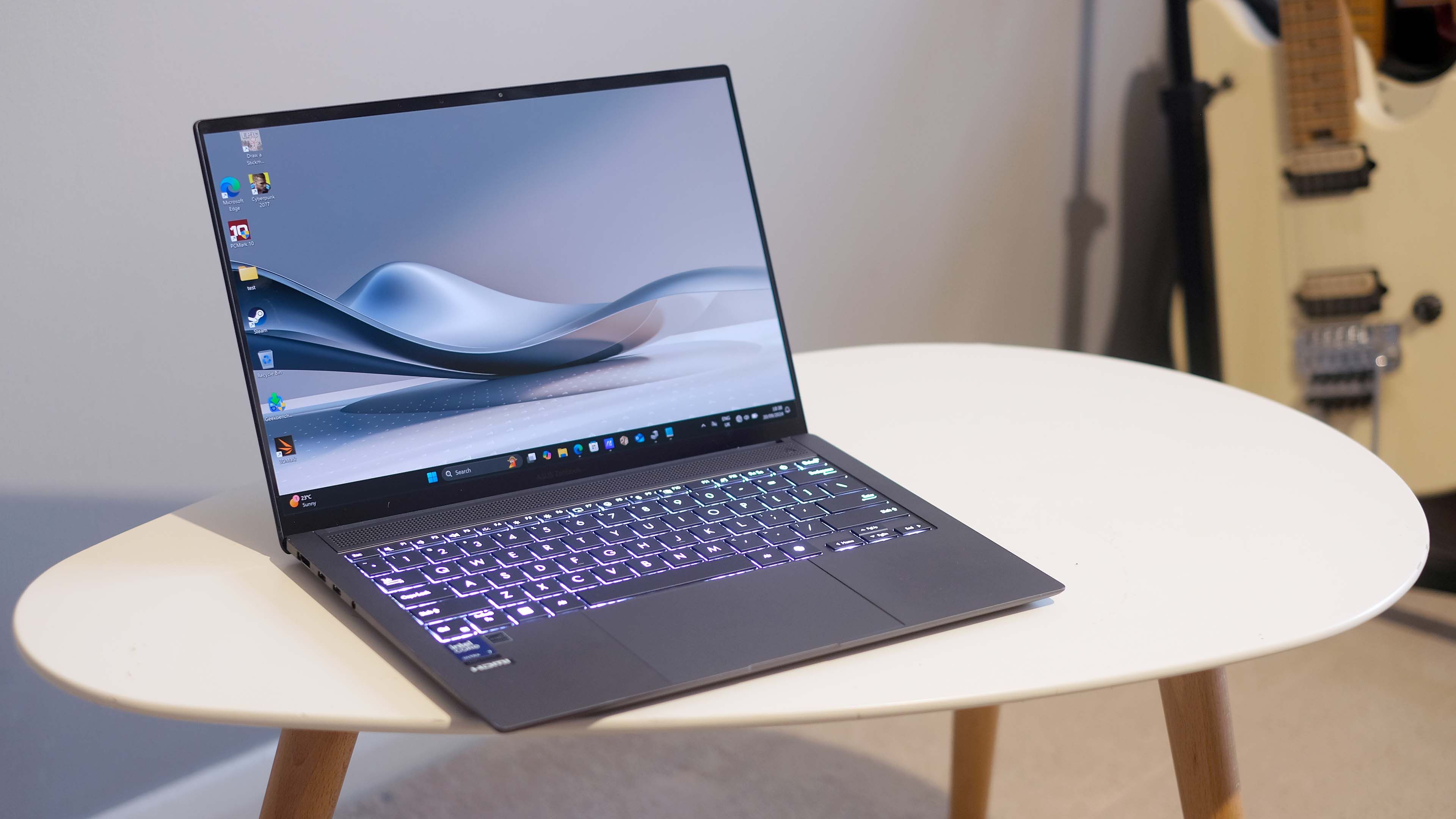 Windowsノート本体 ASUS Zenbook S14 32GB 1TB CoreUltra7 ASUS Zenbook S14 – Lightweight Laptop with Long Battery Life