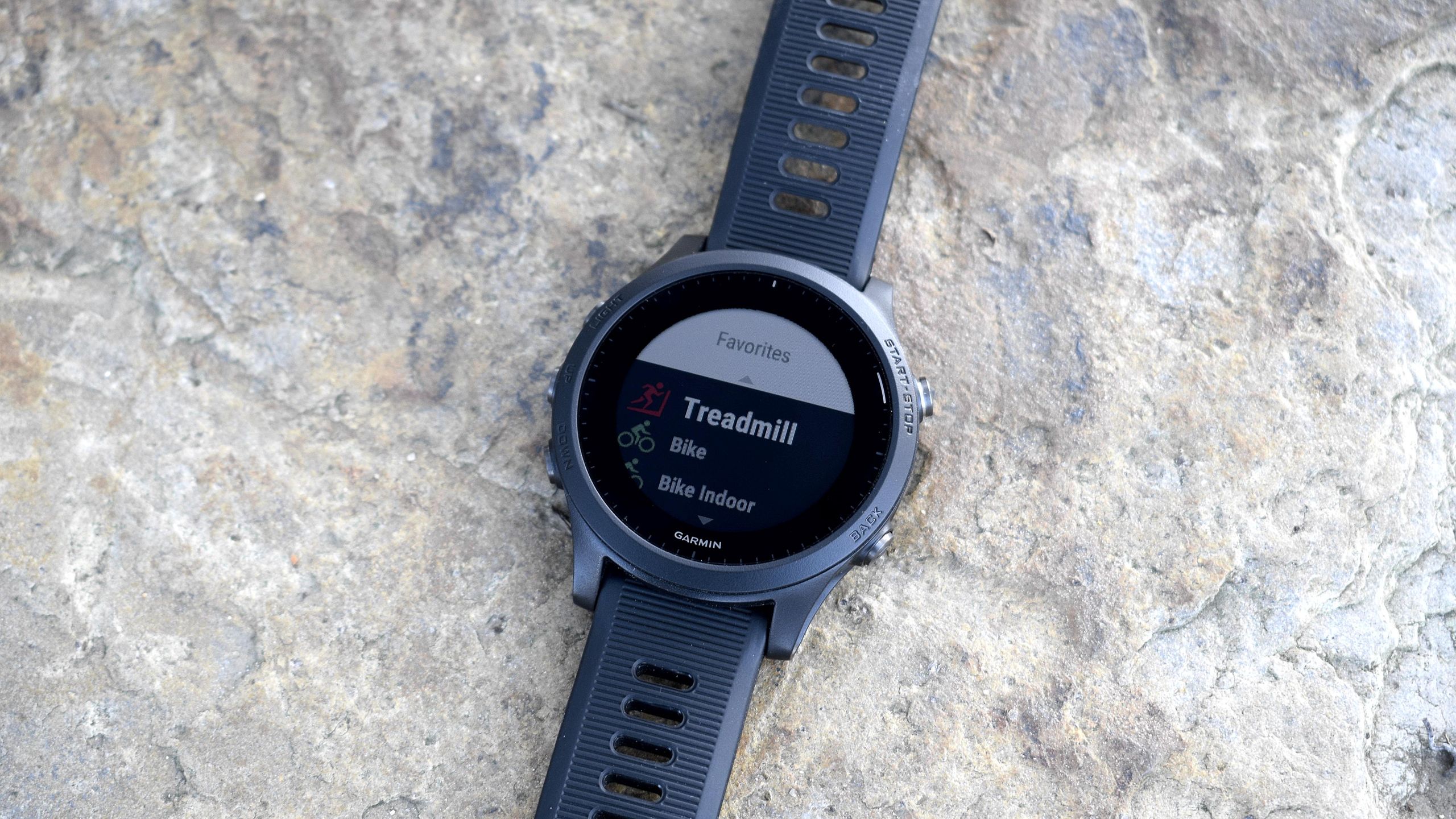 GARMIN FORERUNNER 945 ブルー Garmin Forerunner® 945 | Premium Running Watch