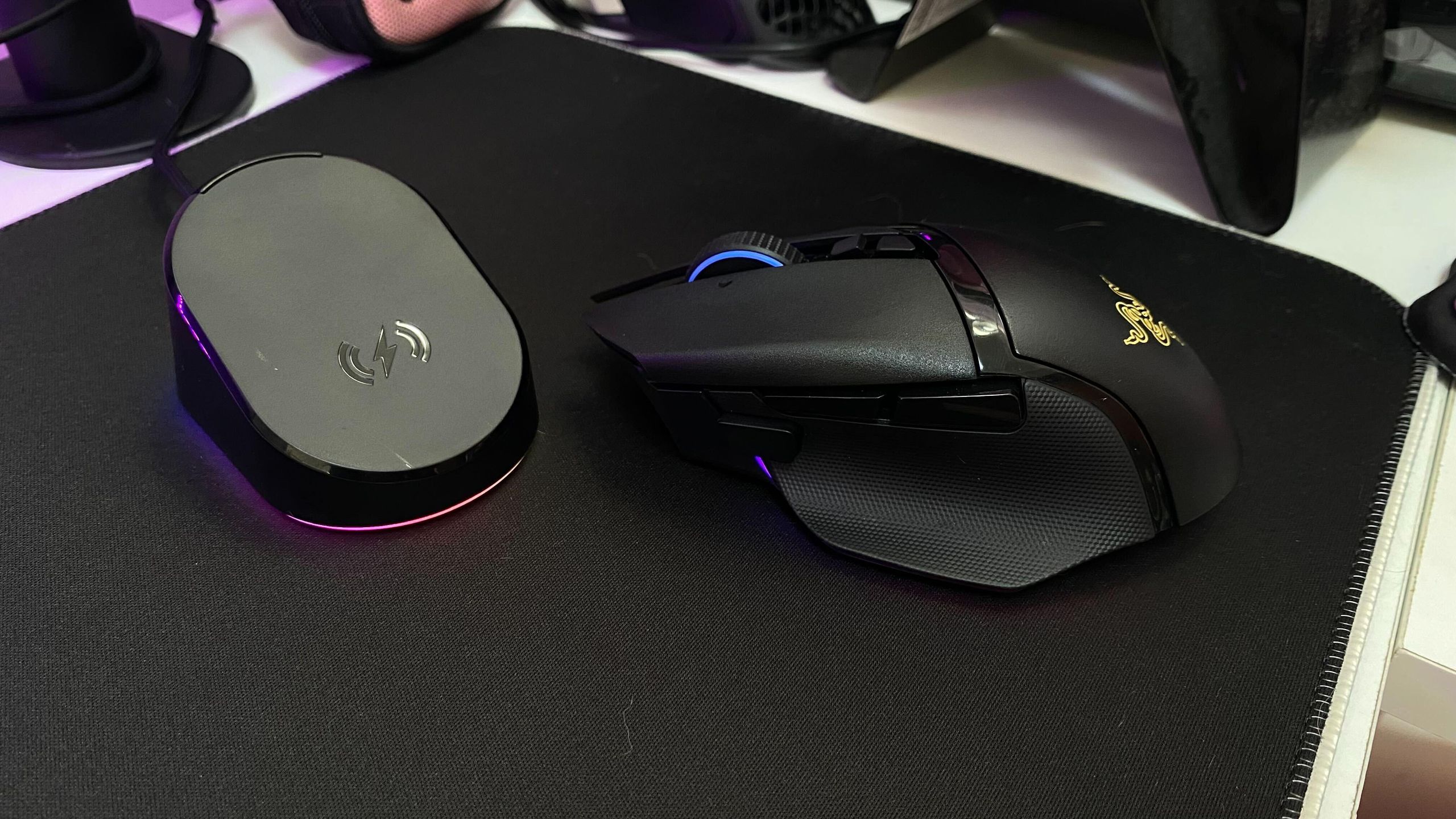 Razer Basilisk V3 Pro ＋ Razer dock Buy Razer Basilisk V3 Pro + Mouse Dock Pro Bundle | Hard Bundles