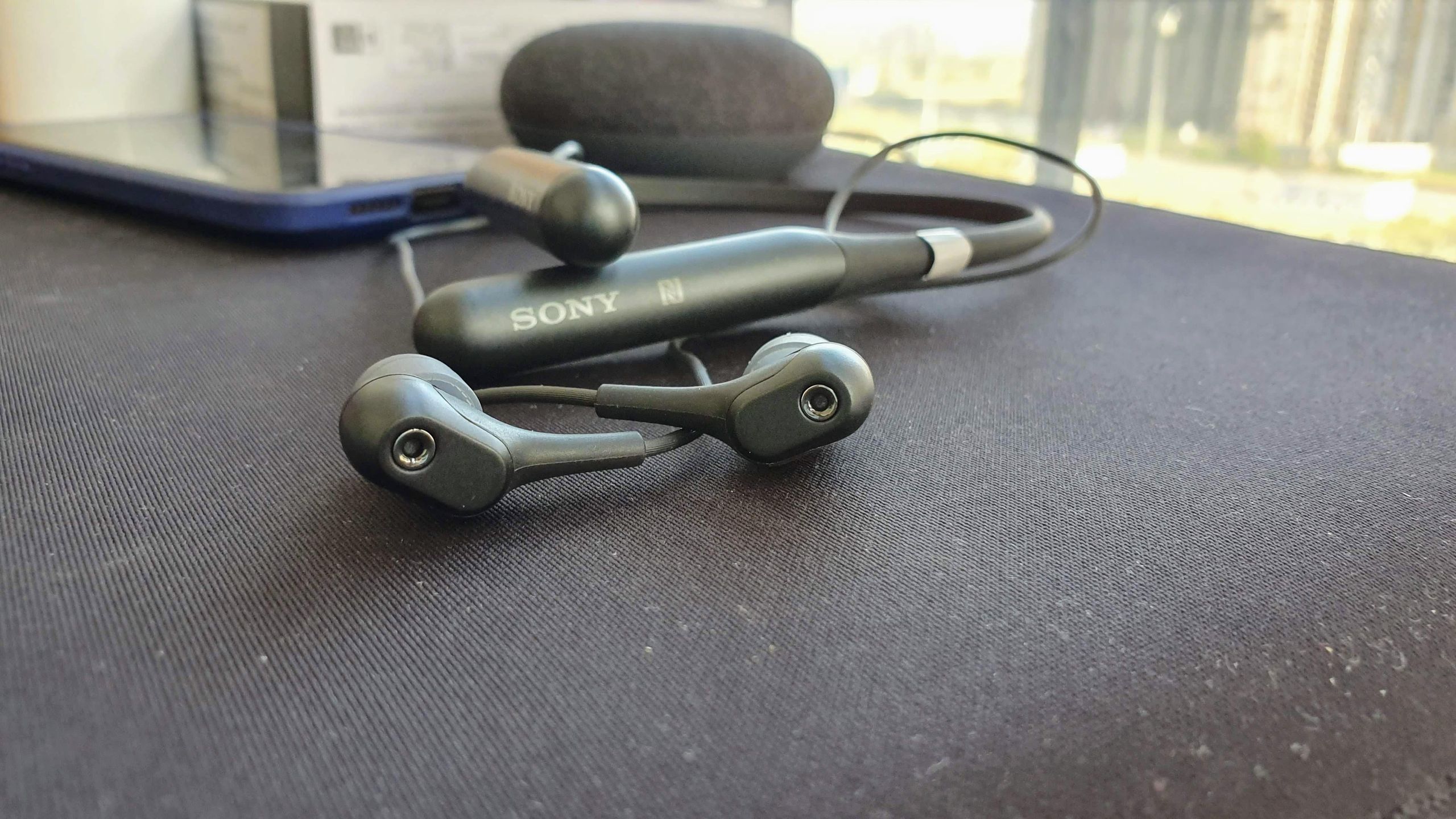 イヤホン Sony Wi-C600N Amazon.co.jp: ソニー ワイヤレスノイズキャンセリングイヤホン WI