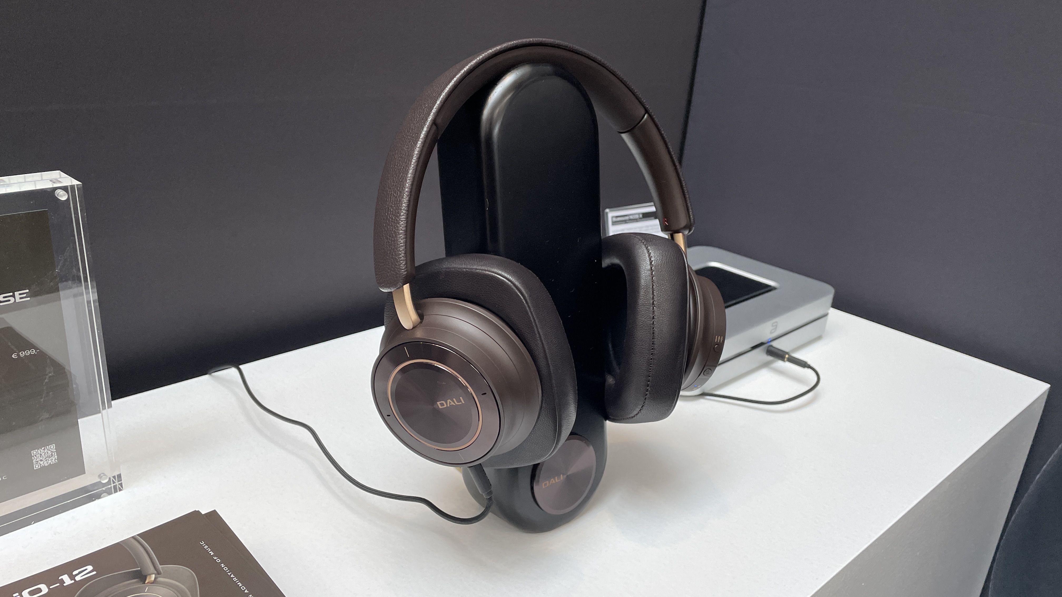 [輸入品]DALI iO-12 ワイヤレスヘッドホン 61SgLkUhCWL._UF894,1000_QL80_.jpg