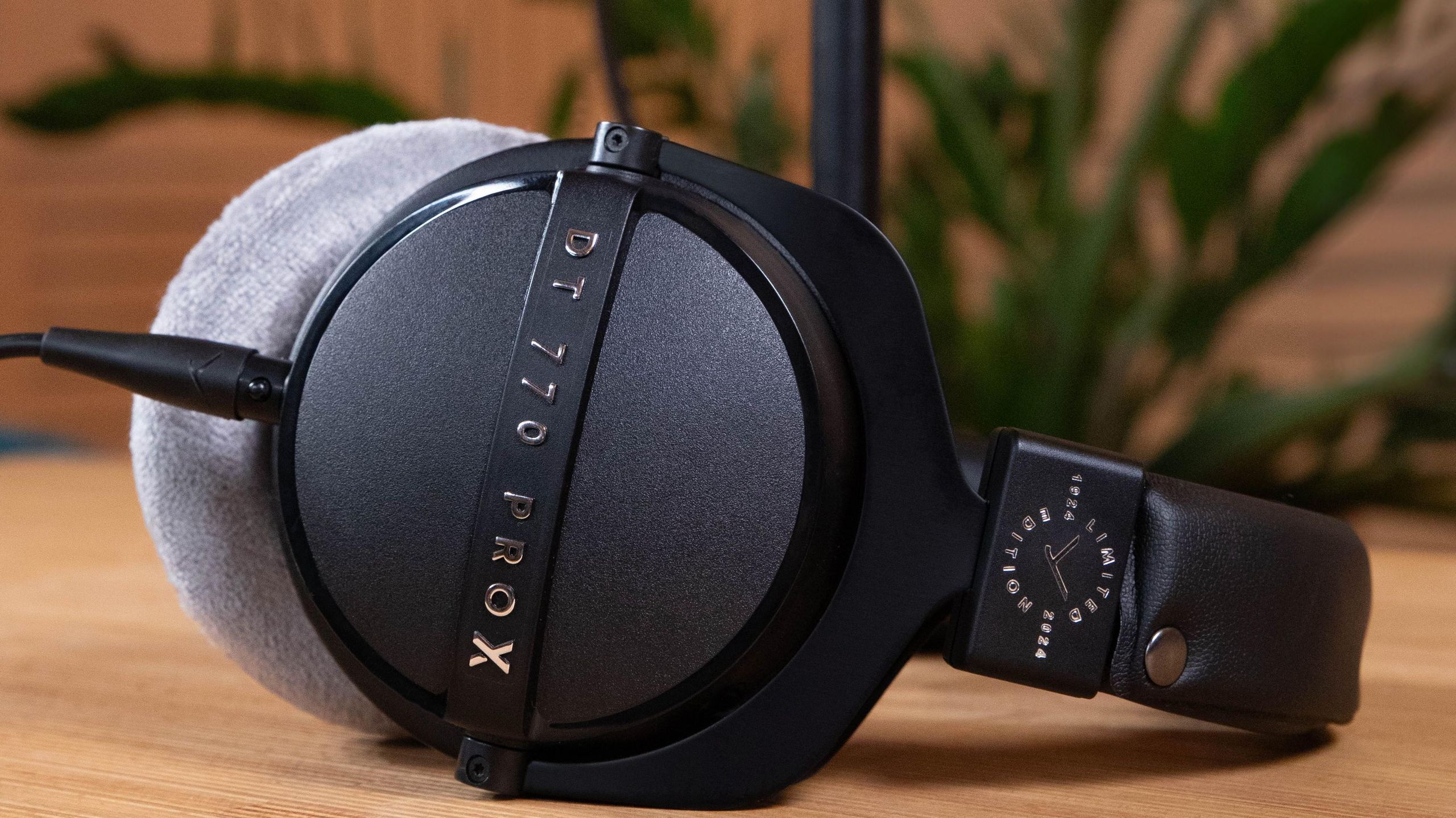 オーディオ機器 DT 770 PRO X LimitedEdition イヤーパッド純正ほぼ新品