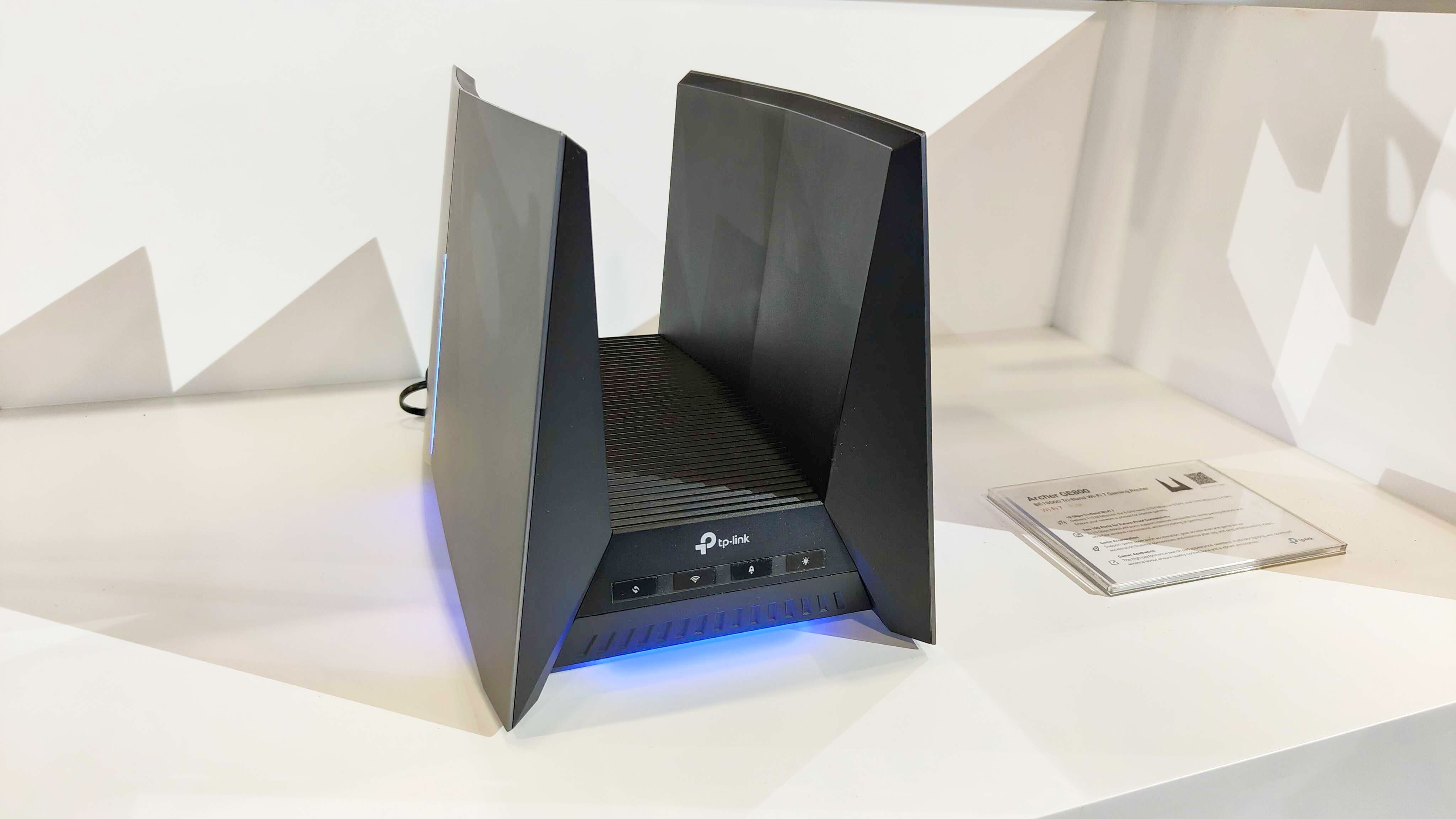TP-Link Archer GE800 Wi-Fi 7 ルーター Archer GE800 | BE19000 Tri-Band Wi-Fi 7 Gaming Router | TP-Link
