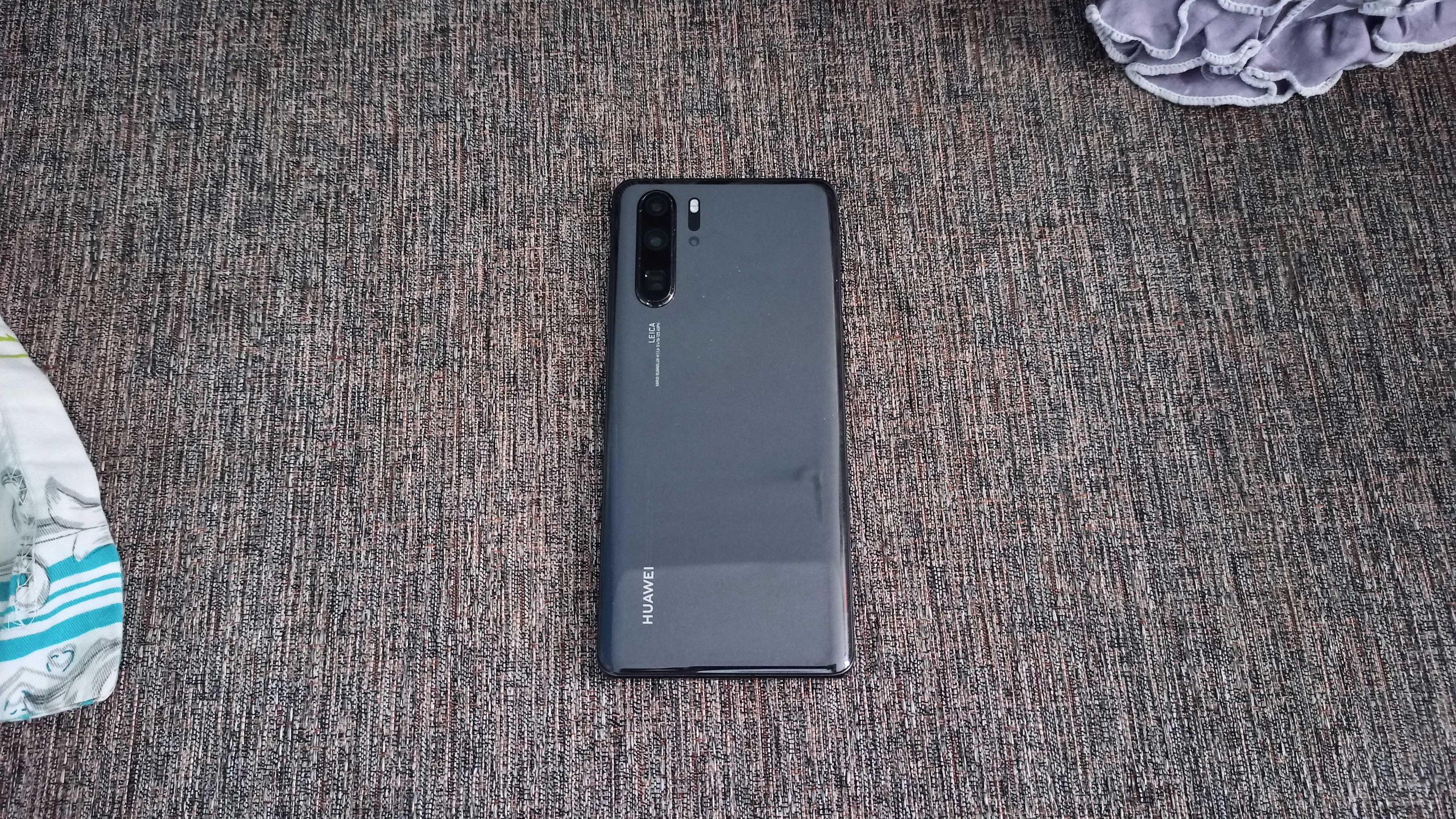 HUAWEI　P30Pro Amazon.com: Huawei P30 Pro 256 GB Dual/Hybrid-SIM 4G Smartphone