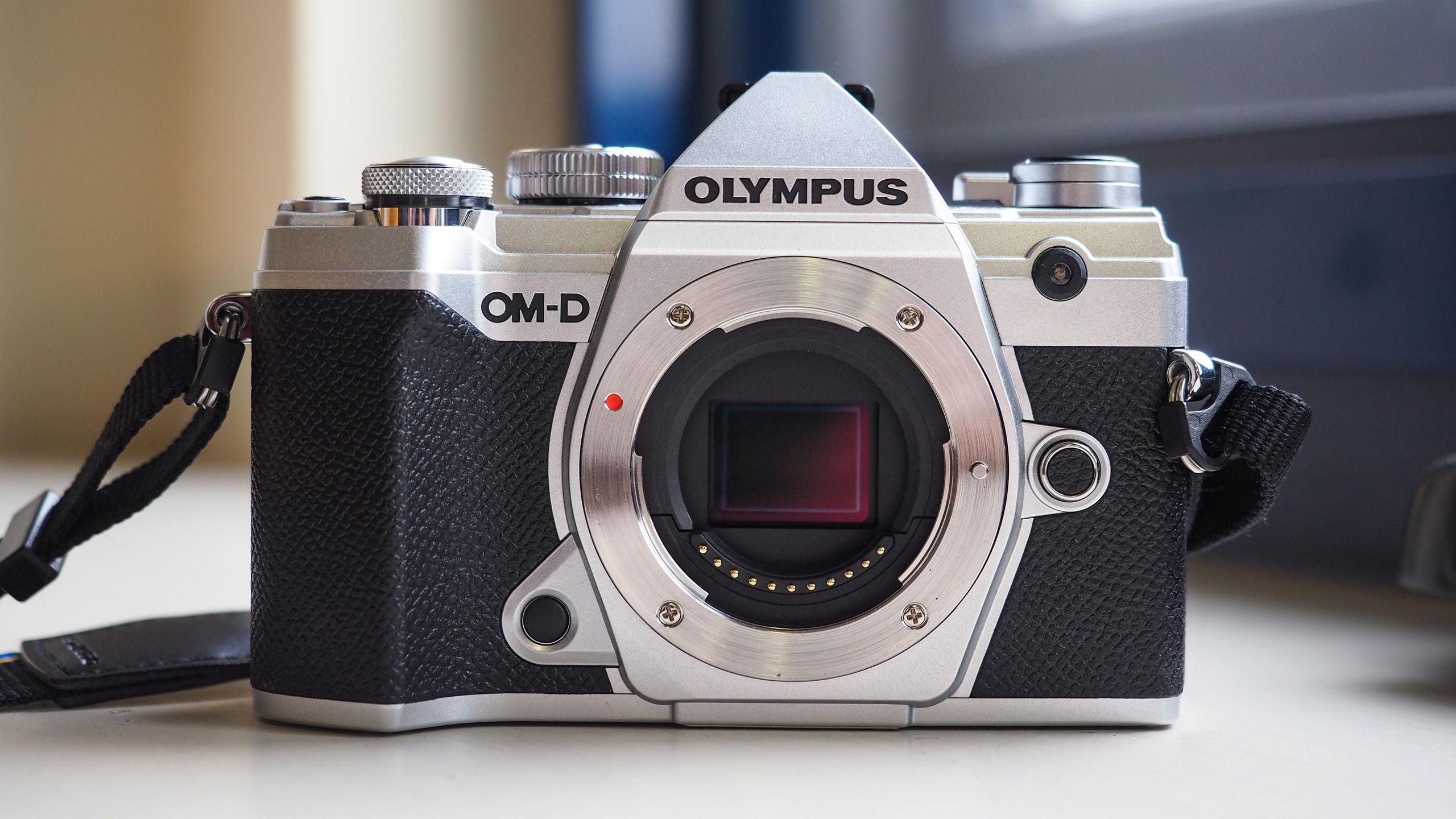 Olympus OM-D E-M5 Mark III – Nikon Z50 killer! 20.4MP, 6.5EV IBIS