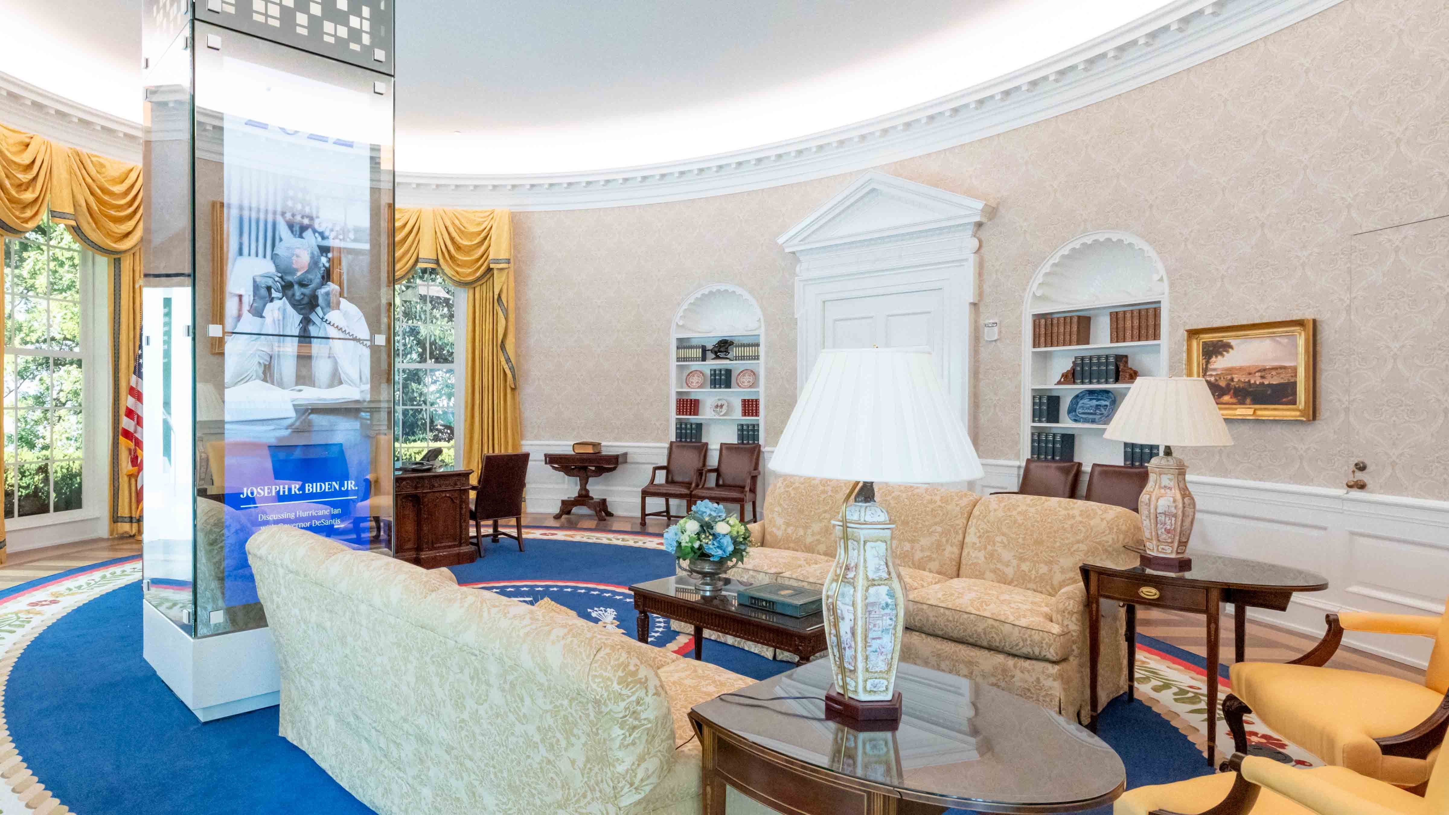 The White House Rooms Oval Office