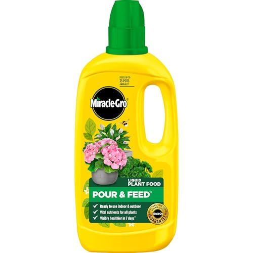 Miracle-Gro Pour and Feed Liquid Plant Food, 1l