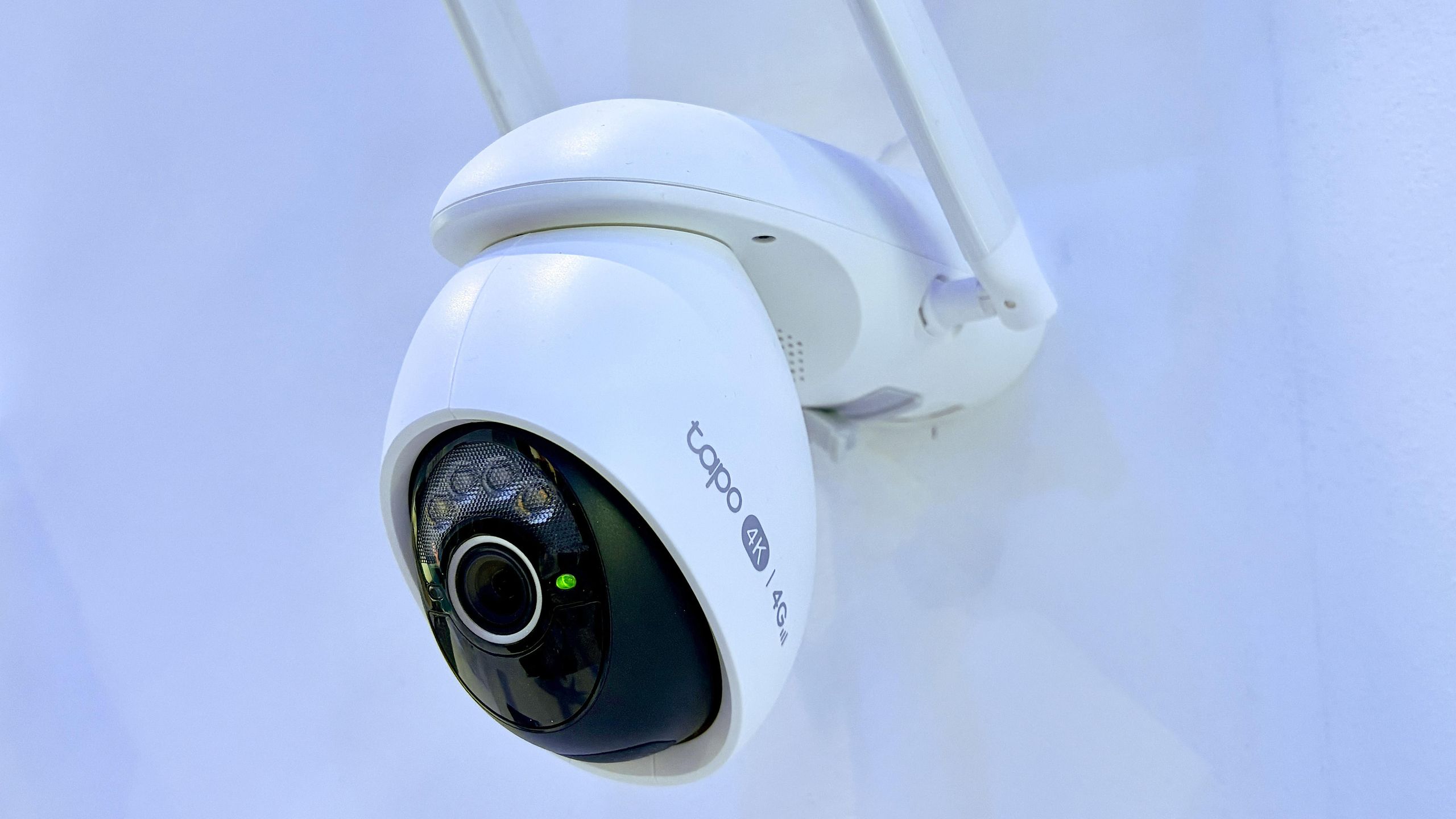 Tapo Camera Red Color