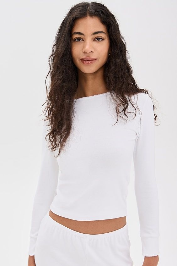 Donni. the Baby Rib Scallop Long Sleeve