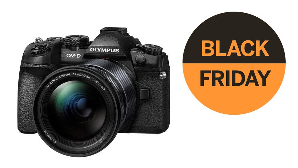 Save $400 on Olympus OM-D E-M1 Mark II + 12-200mm lens | Digital