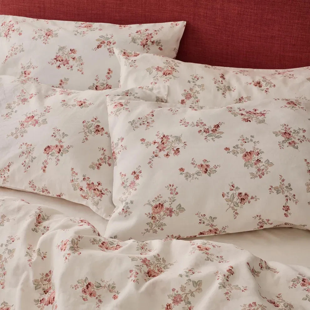 pigletinbed,