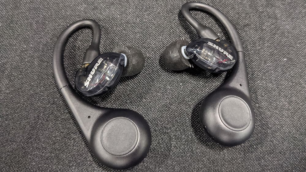 BOSE - Shure Aonic 215 True Wireless ホワイト Amazon.com: Shure AONIC 215 Wired Sound Isolating Earbuds