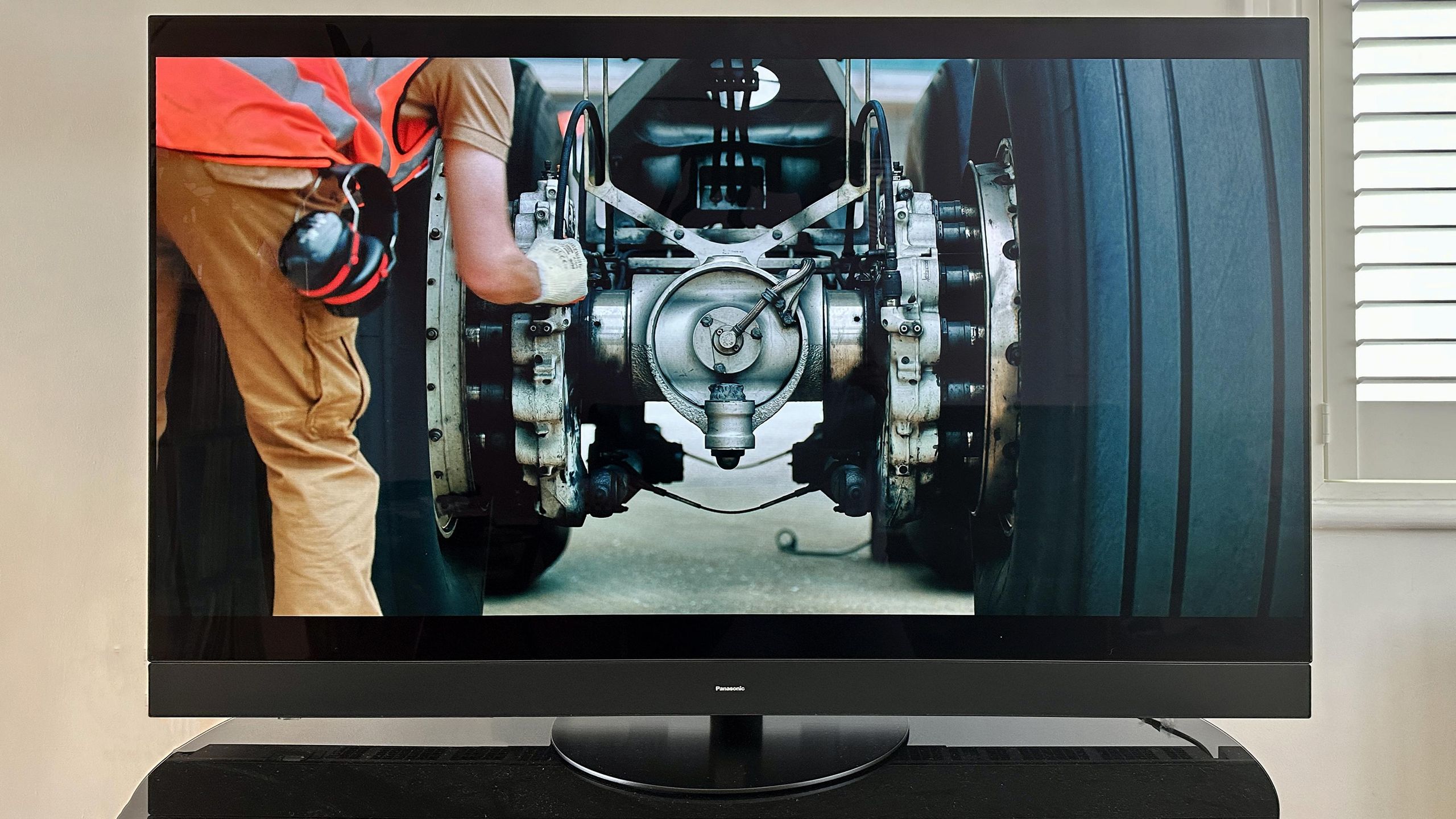 Panasonic MZ1500 review: pitch perfect picture quality | T3