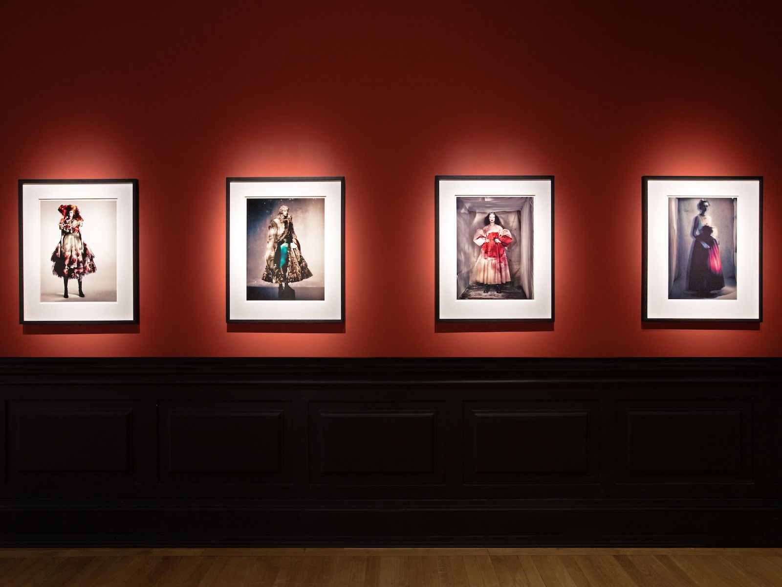 Paolo roversi Palais Galliera パオロロベルシ Amazon.com: Paolo Roversi: Palais Galliera 2024