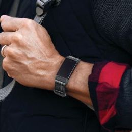 Moniteur de mise en forme Fitbit Inspire 3 de Google avec moniteur de fréquence cardiaque et 6 mois de Fitbit Premium - Noir intense | Best Buy Canada