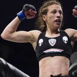MF meets UFC champ Joanna Jedrzejczyk | Coach