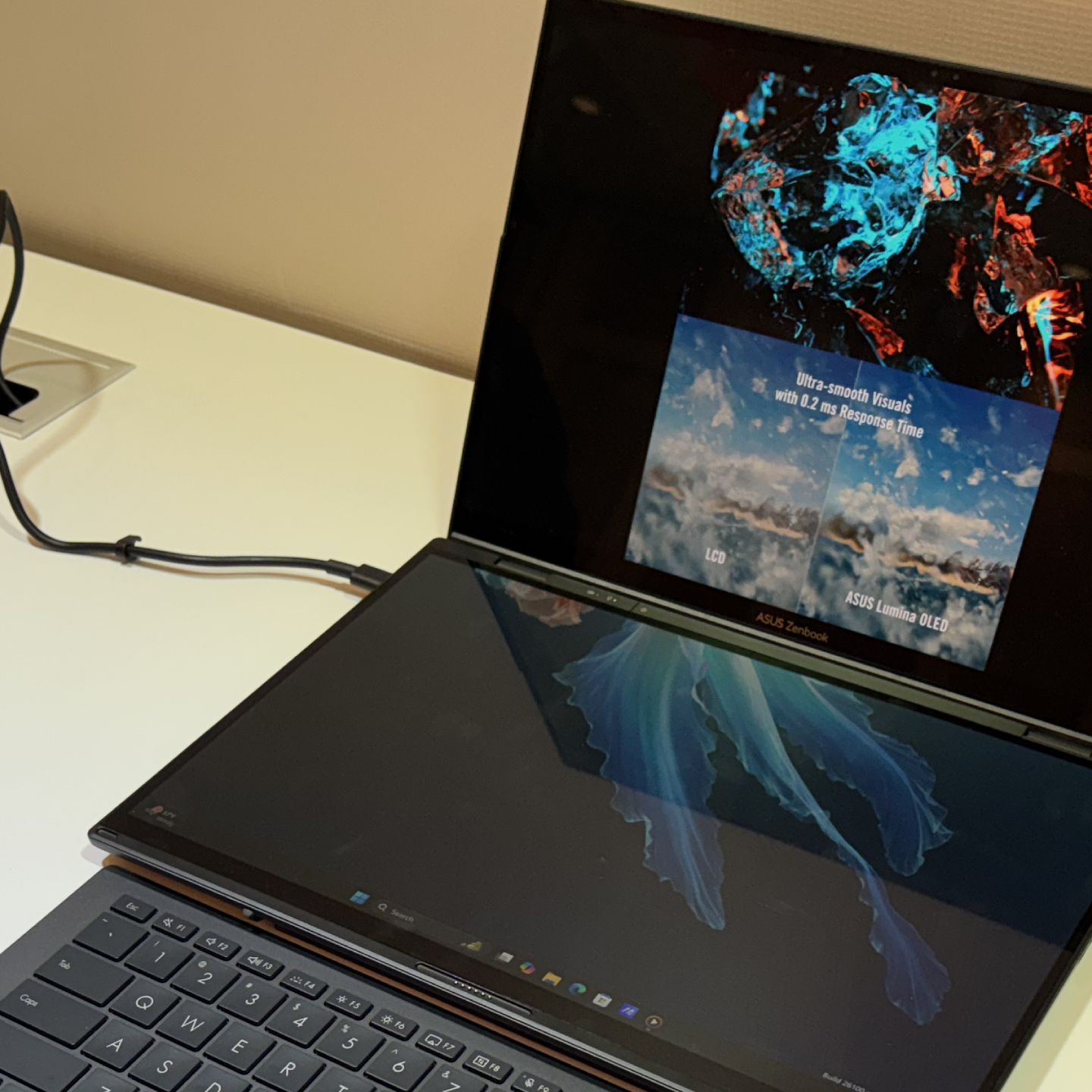 値下げ 匿名配送 送料込み Zenbook DUO (2025) ノートパソコン(2画面) Zenbook DUO (2025) UX8406 インクウェルグレー