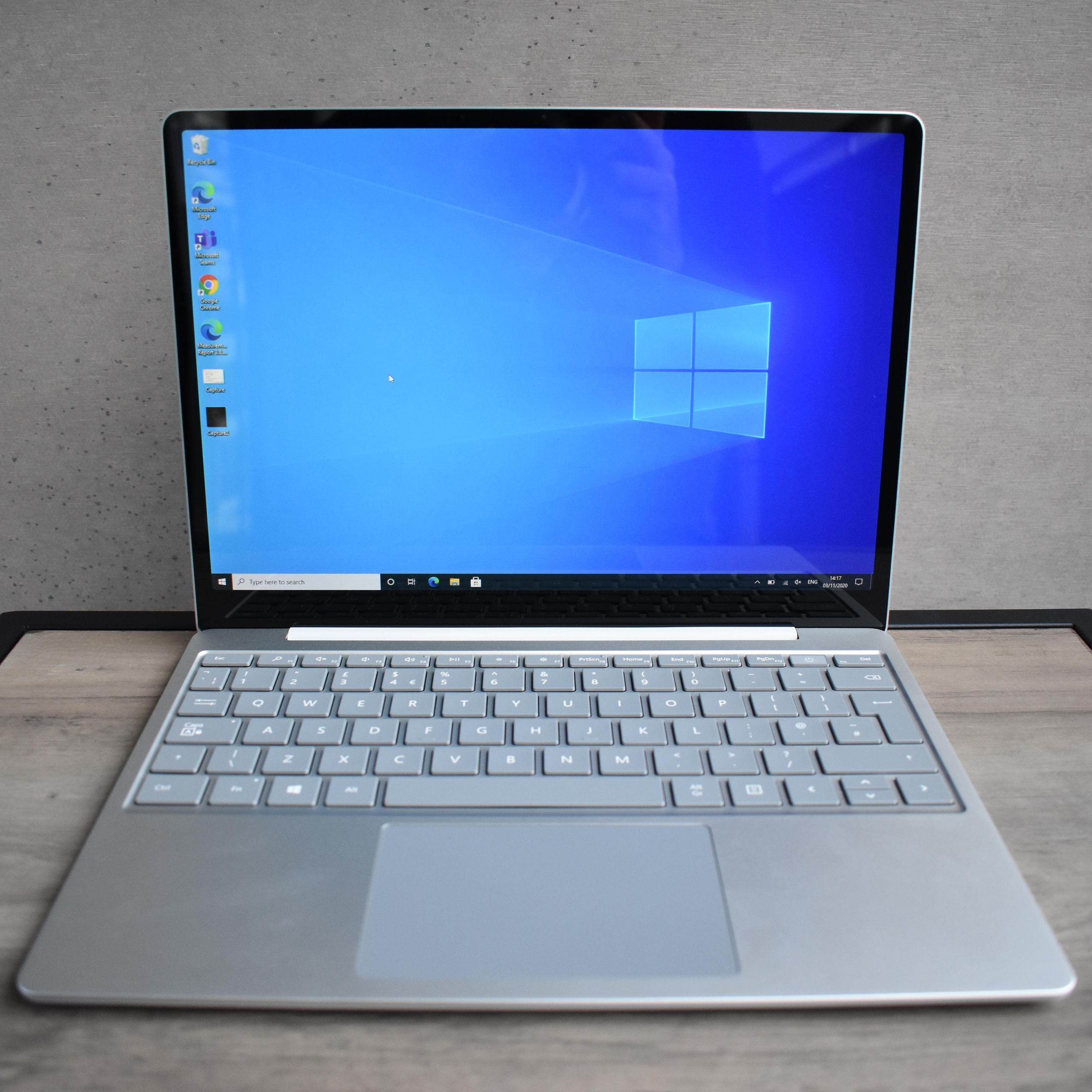 最終値下げ！Microsoft Surface Laptop go Microsoft Surface Laptop Go review: Another shrunk-down
