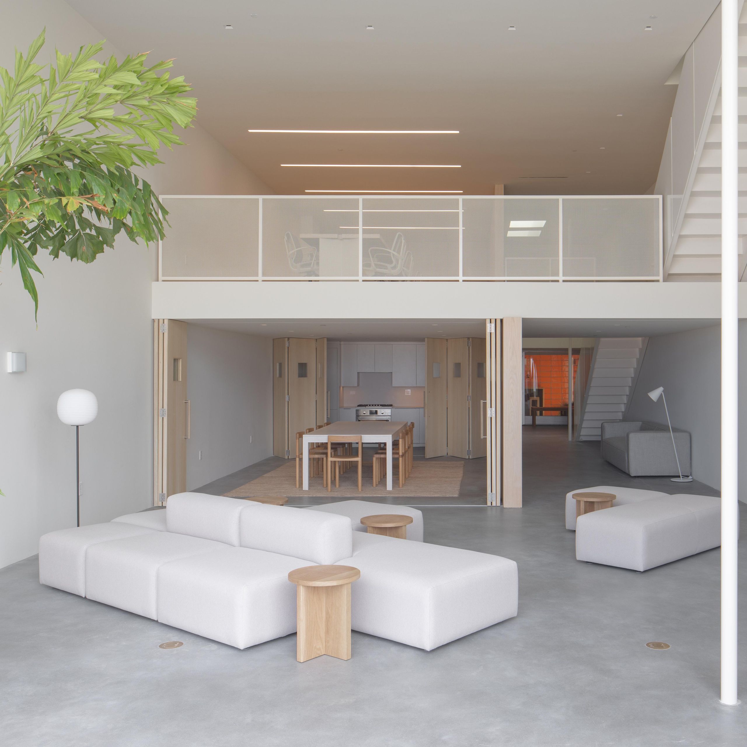 アート・デザイン・音楽 Lofts living in space Lofts: Living In Space: Banks, Orianna, Tanqueray, Rebecca