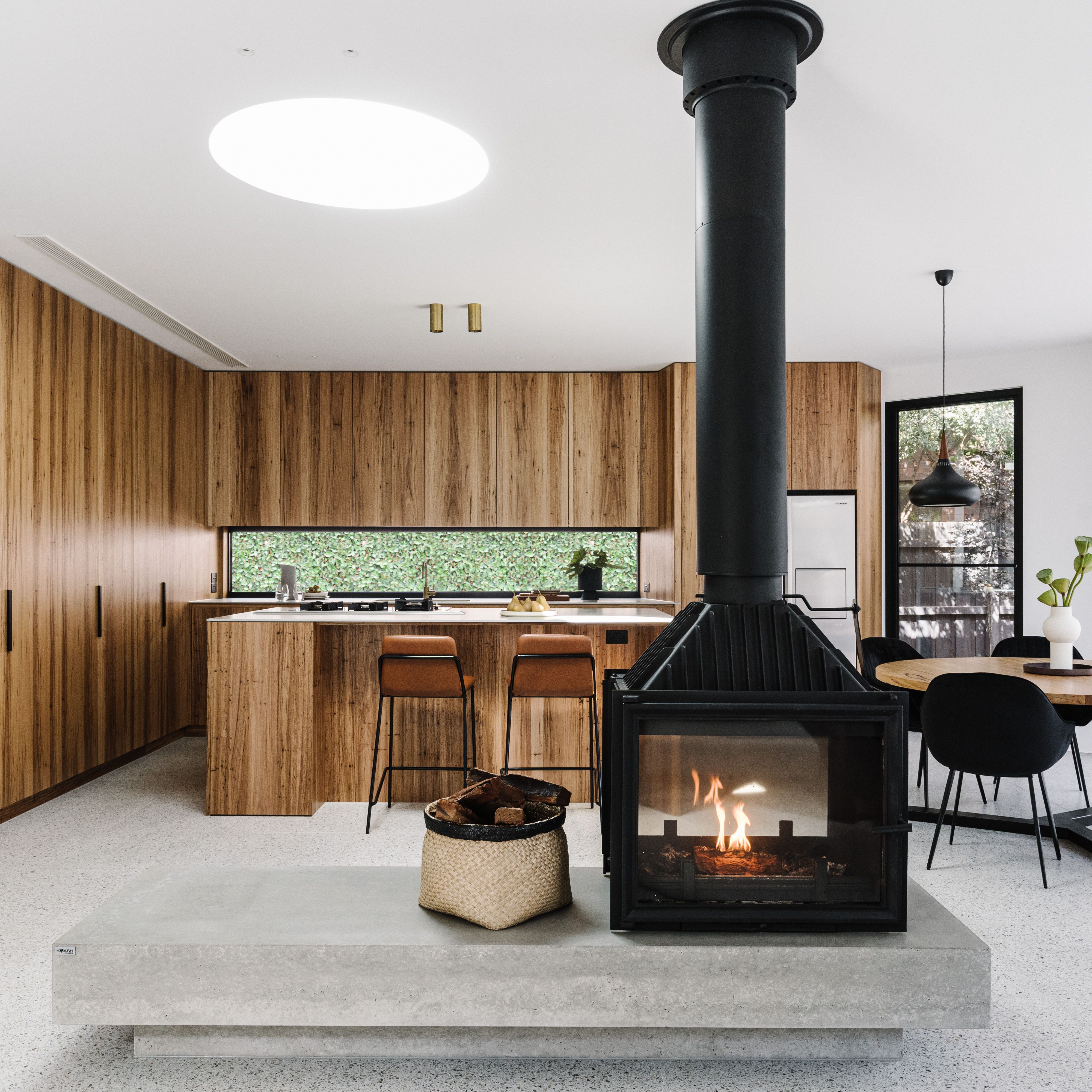 Two Way Fireplace 31 Double Sided Fireplaces With Pros And Cons