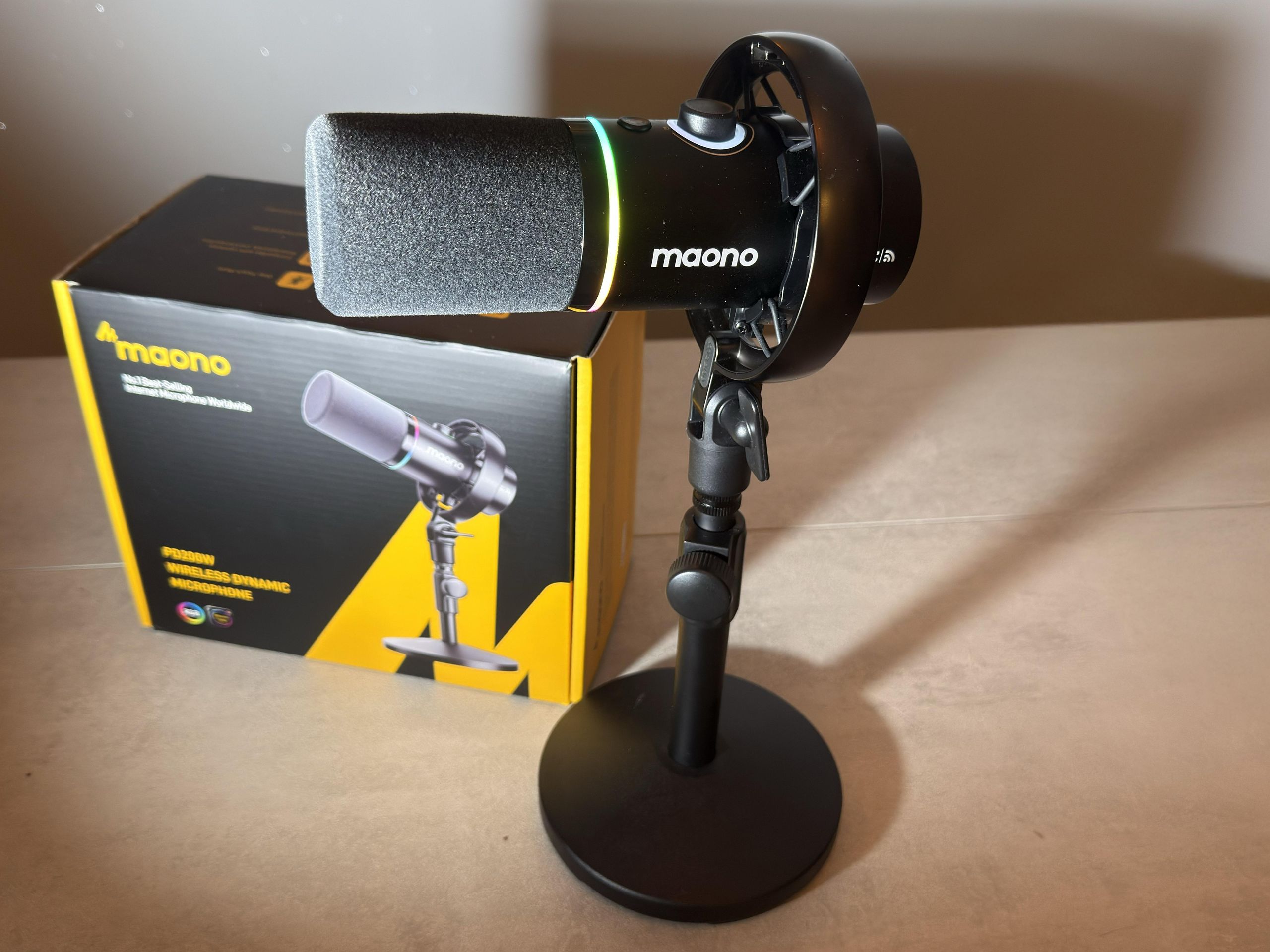 Maono PD200W review: a handy hybrid mic that combines the