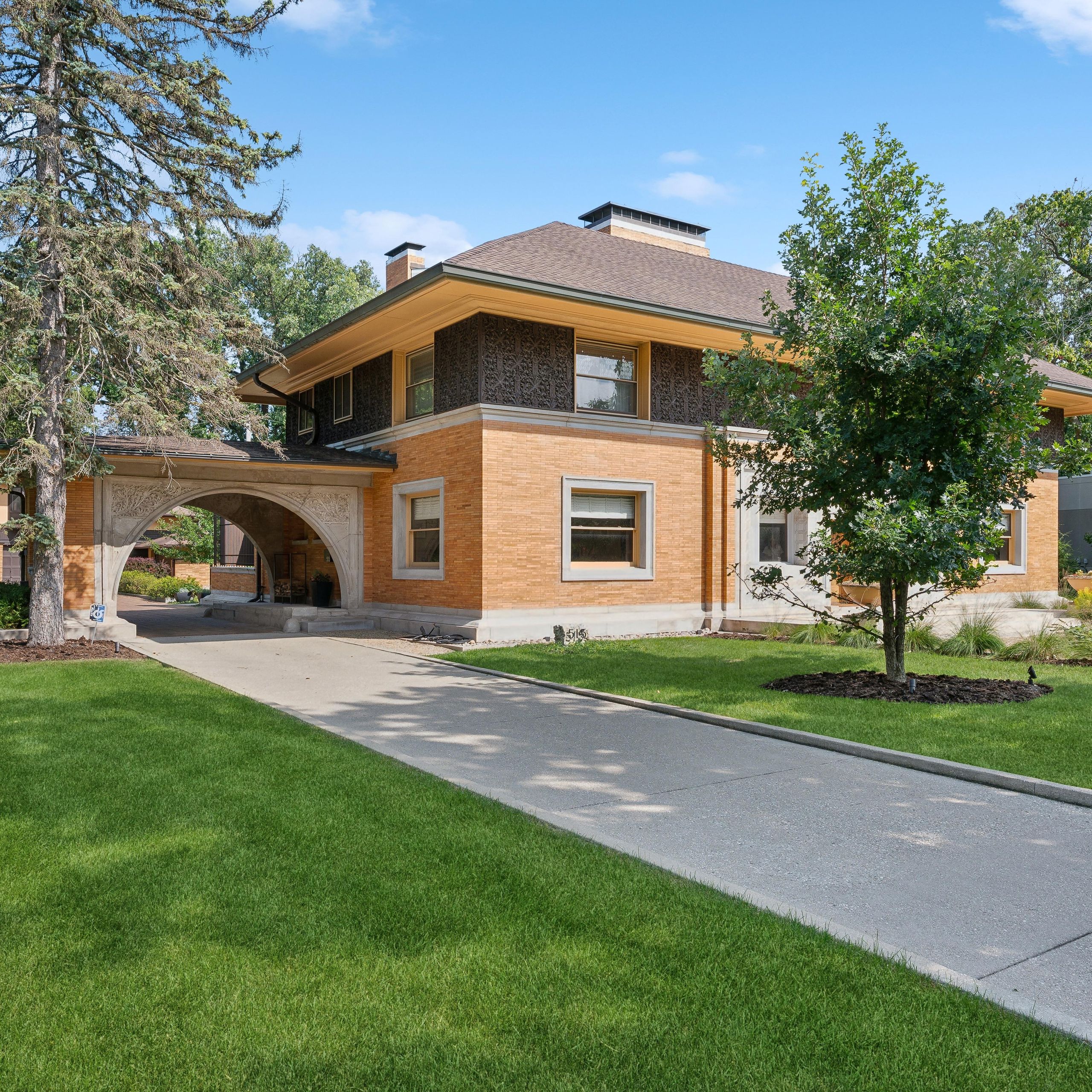 Frank Lloyd Wright's First Prairie Home is On the Market | Livingetc