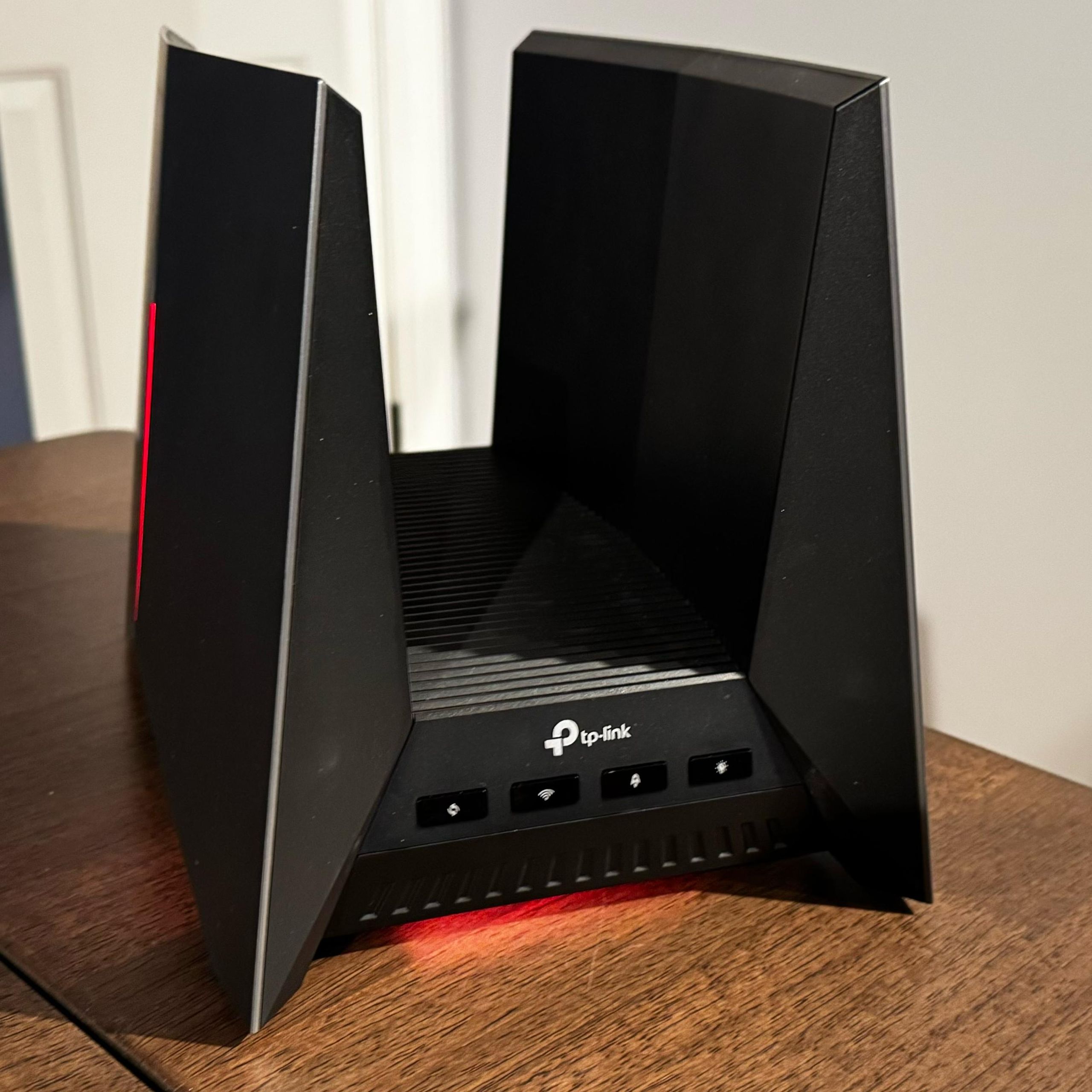 tp-link Archer GE800 Wi-Fi 7 ルーター Archer GE800 | BE19000 Tri-Band Wi-Fi 7 Gaming Router | TP-Link