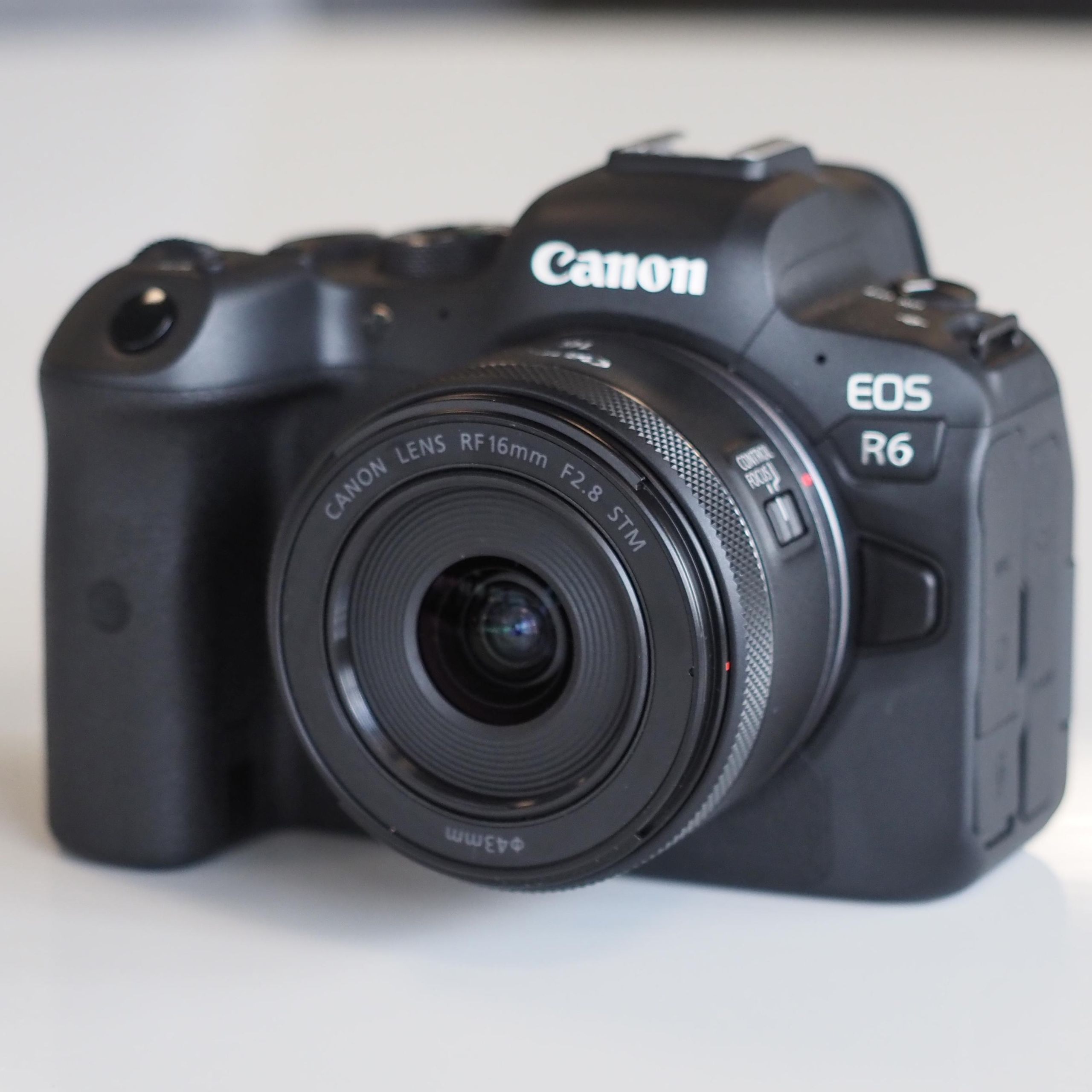 Canon releases $299 ultra-wide prime lens for the EOS R camera