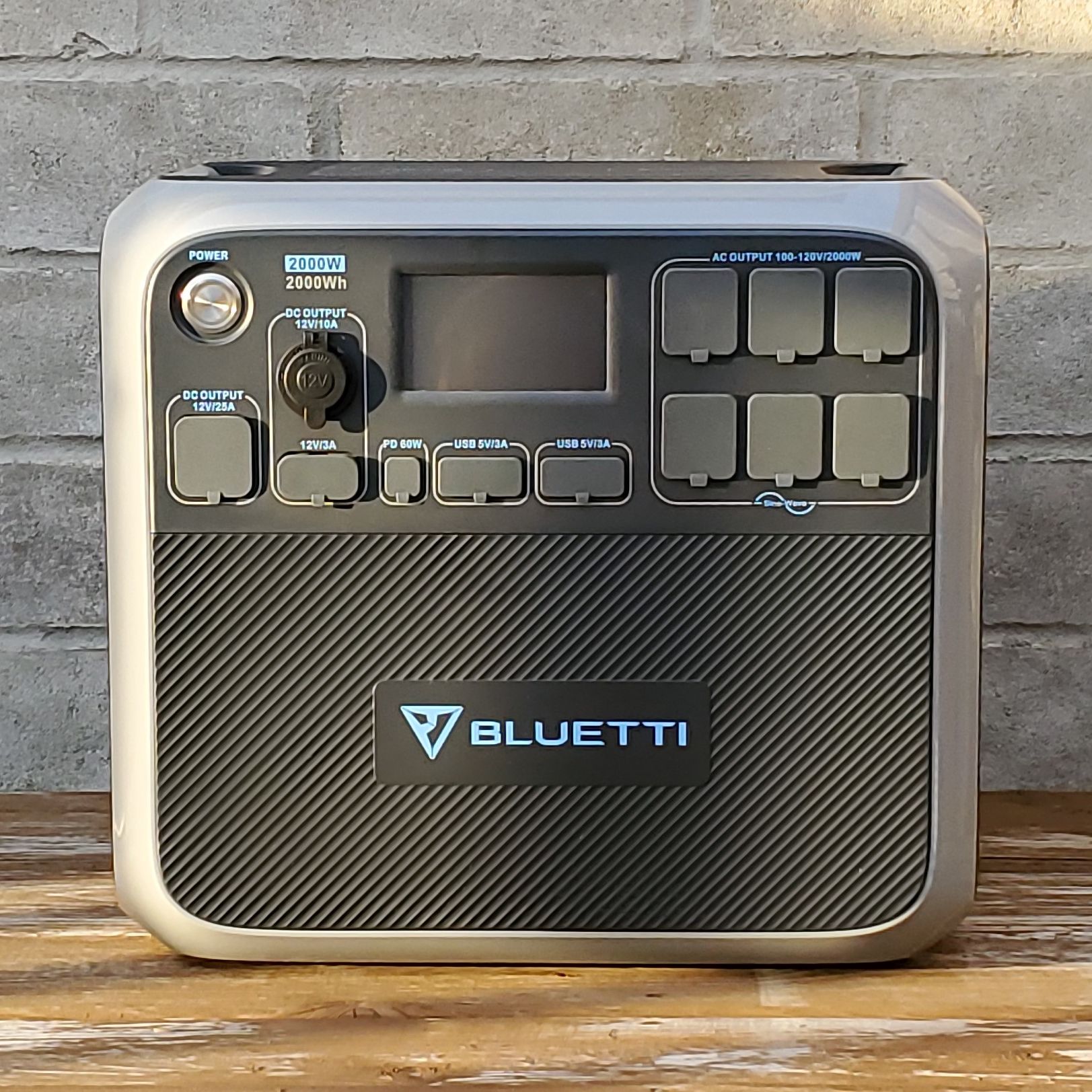 ポータブルパワーステーション AC200 Bluetti AC200P portable power station review | TechRadar