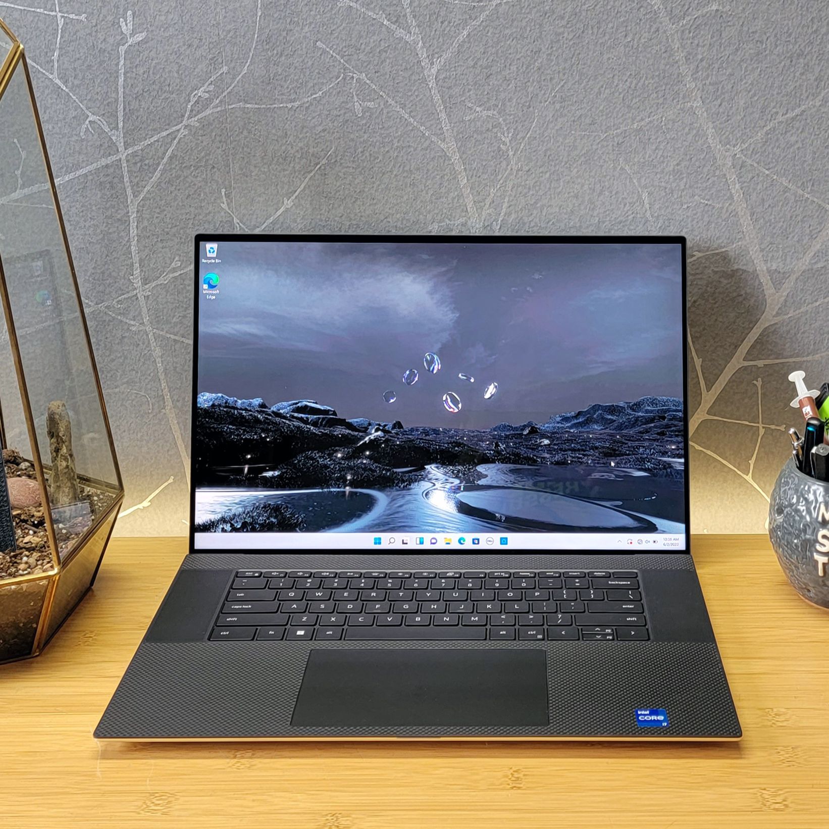 Dell XPS 17 (9720) Review: Bright Screen Meets Efficiency Cores