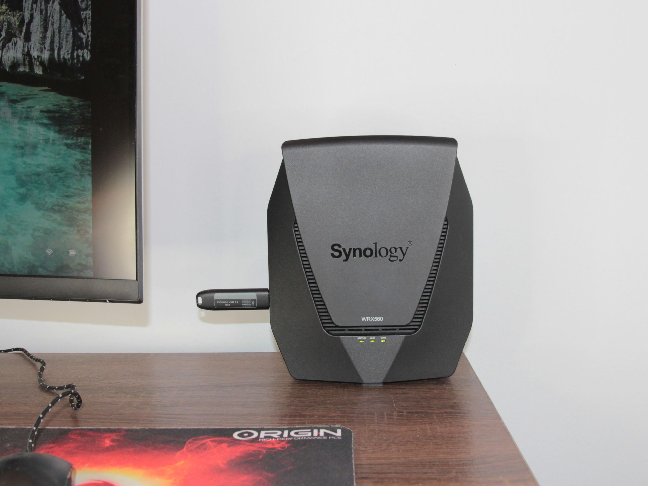 Synology RT6600ax & WRX560 メッシュルーター　セット Synology RT6600ax router review: ideal router for small