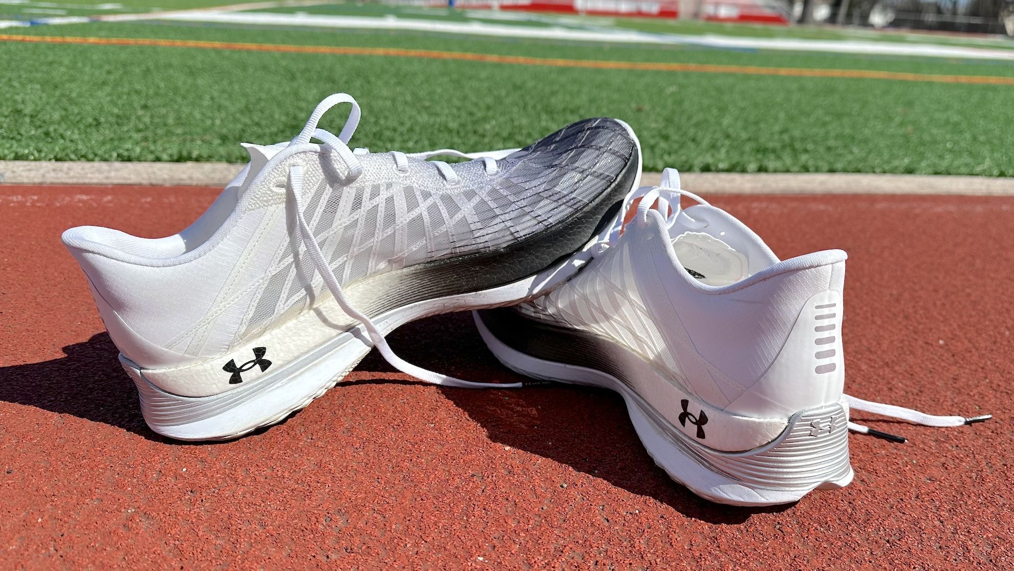 Under Armour ELITE TF ホワイトスパイクシューズ 5 things I learned when I ran 20 miles in Under Armour's $250