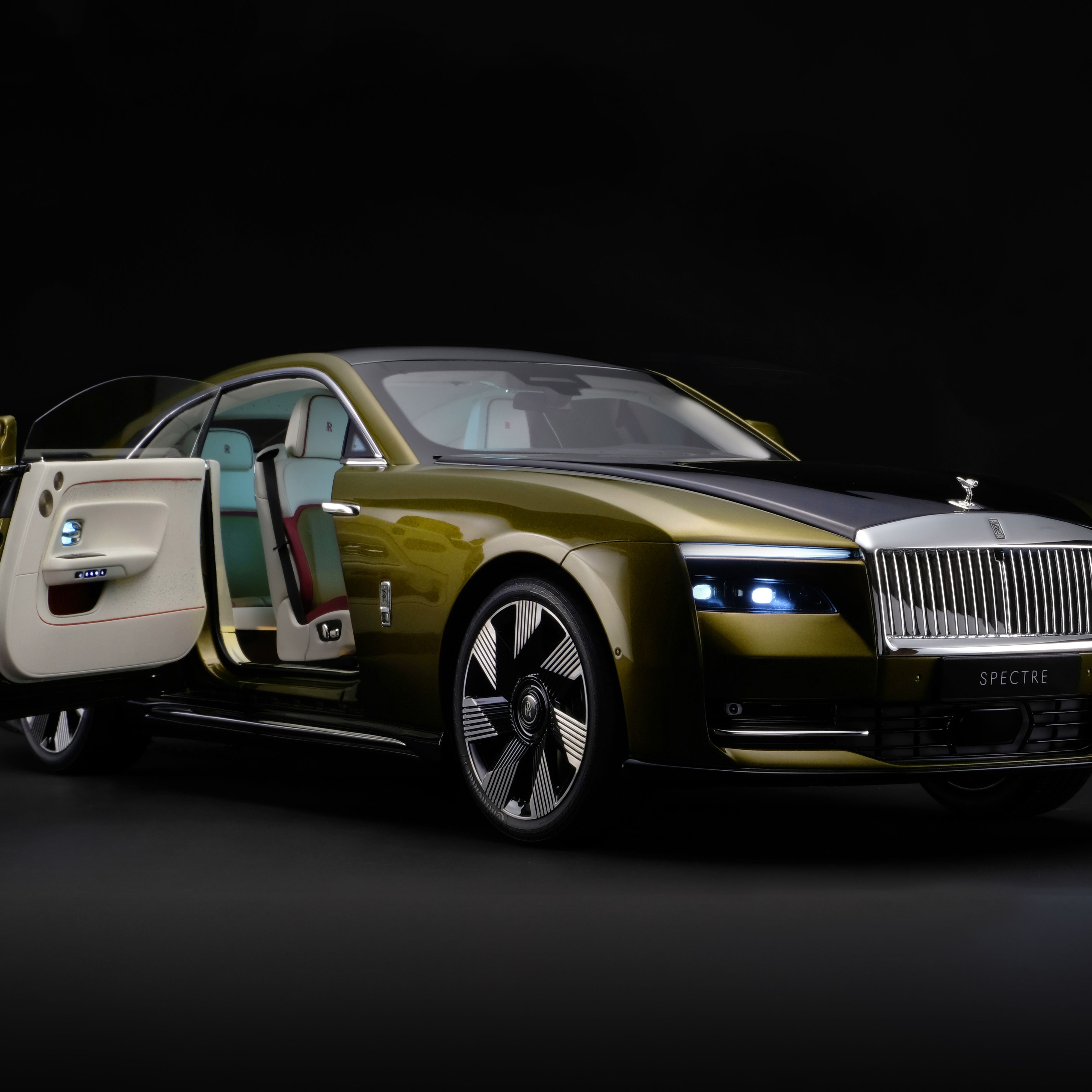 Rolls-Royce Spectre model