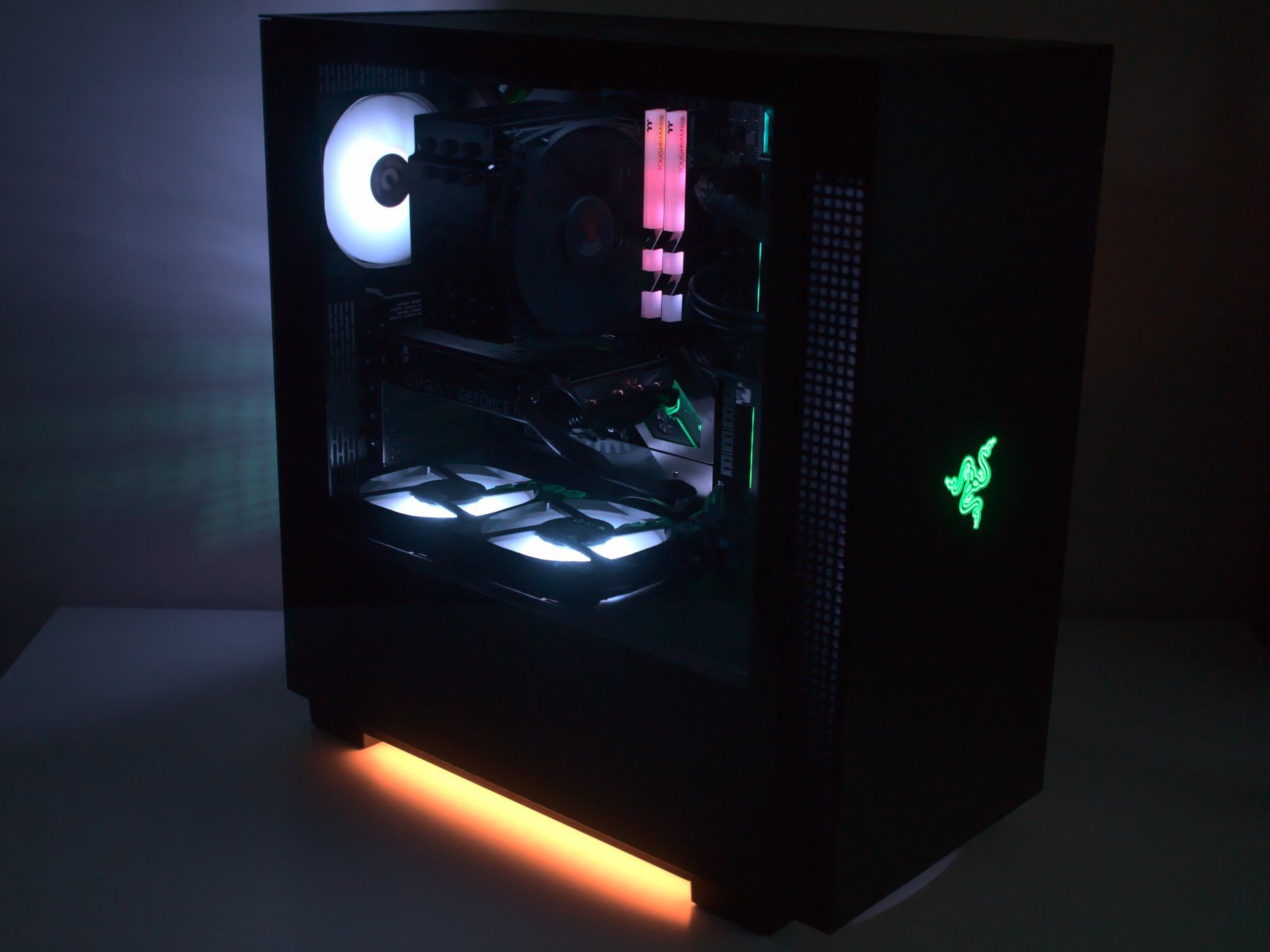 Razer Tomahawk review: Razer's first ATX case is close to a