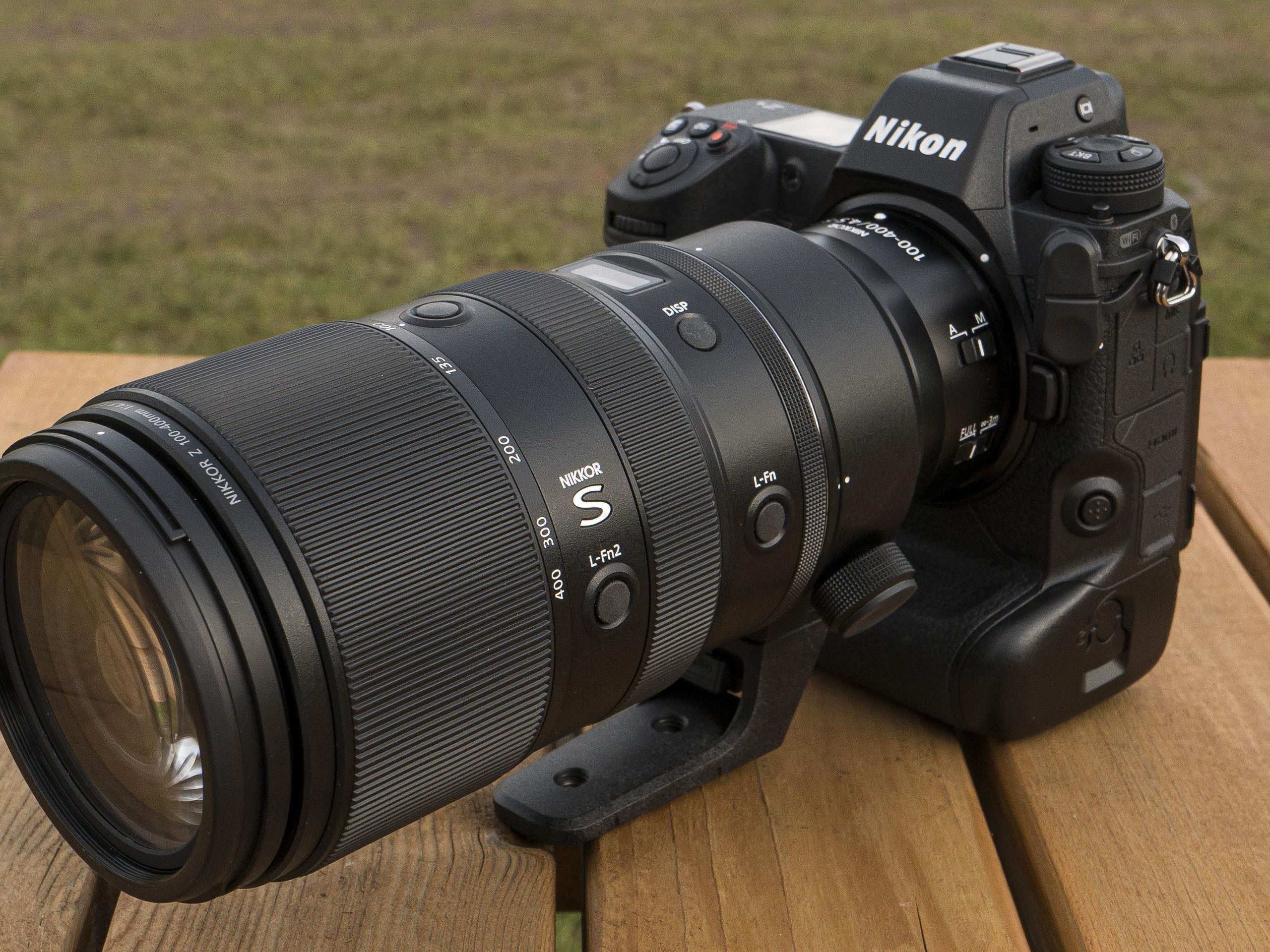 ひな NIKKOR Z 100-400mm · 70-200mm Nikon Z 100-400mm f/4.5-5.6 S vs Nikon Z 70-200mm f/2.8 S