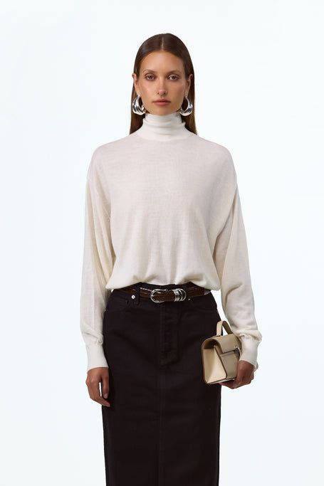 Relaxed Cashmere Turtleneck (cream)