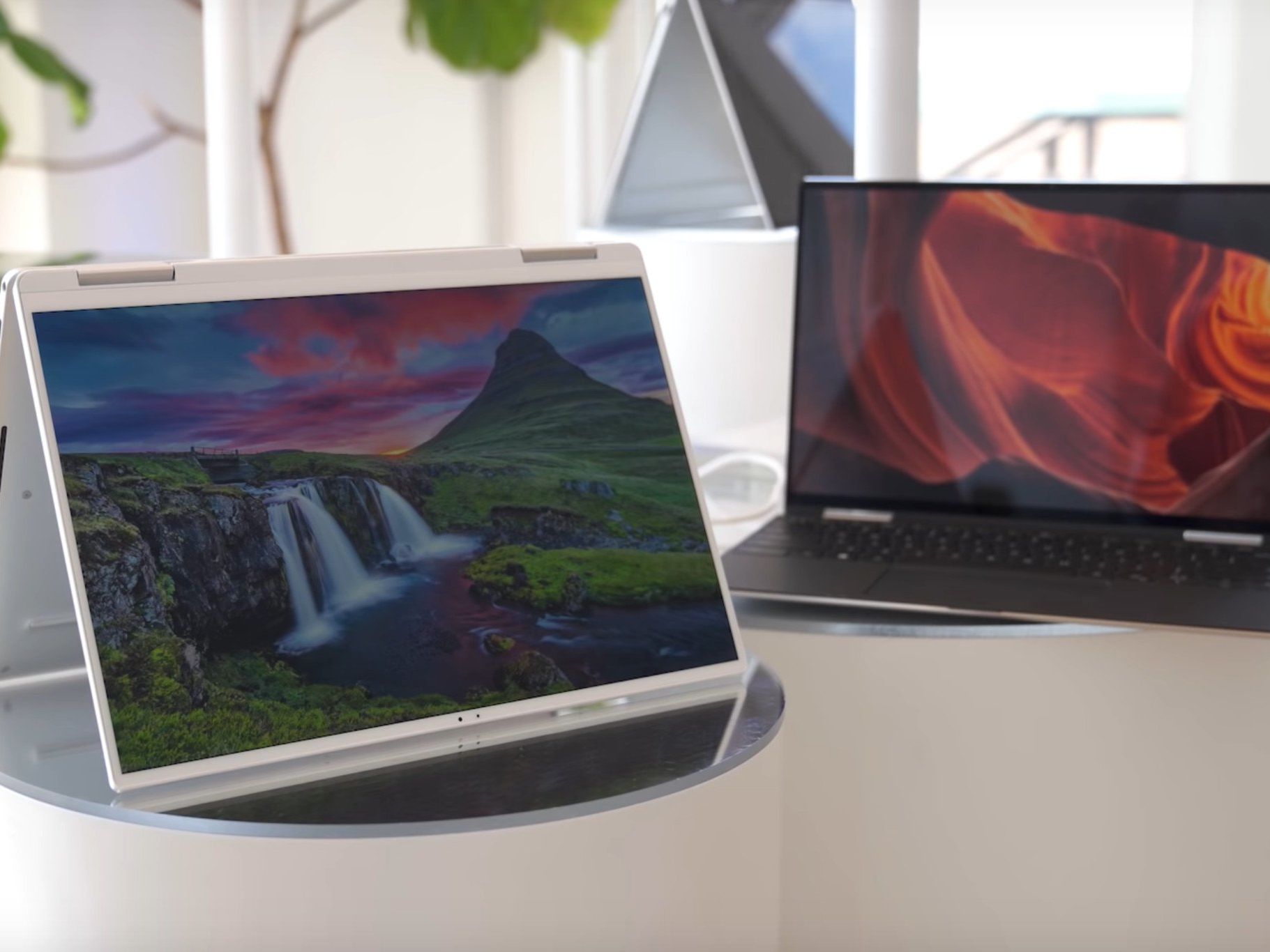 Is the Dell XPS 13 2-in-1 available with a touchscreen? | Windows
