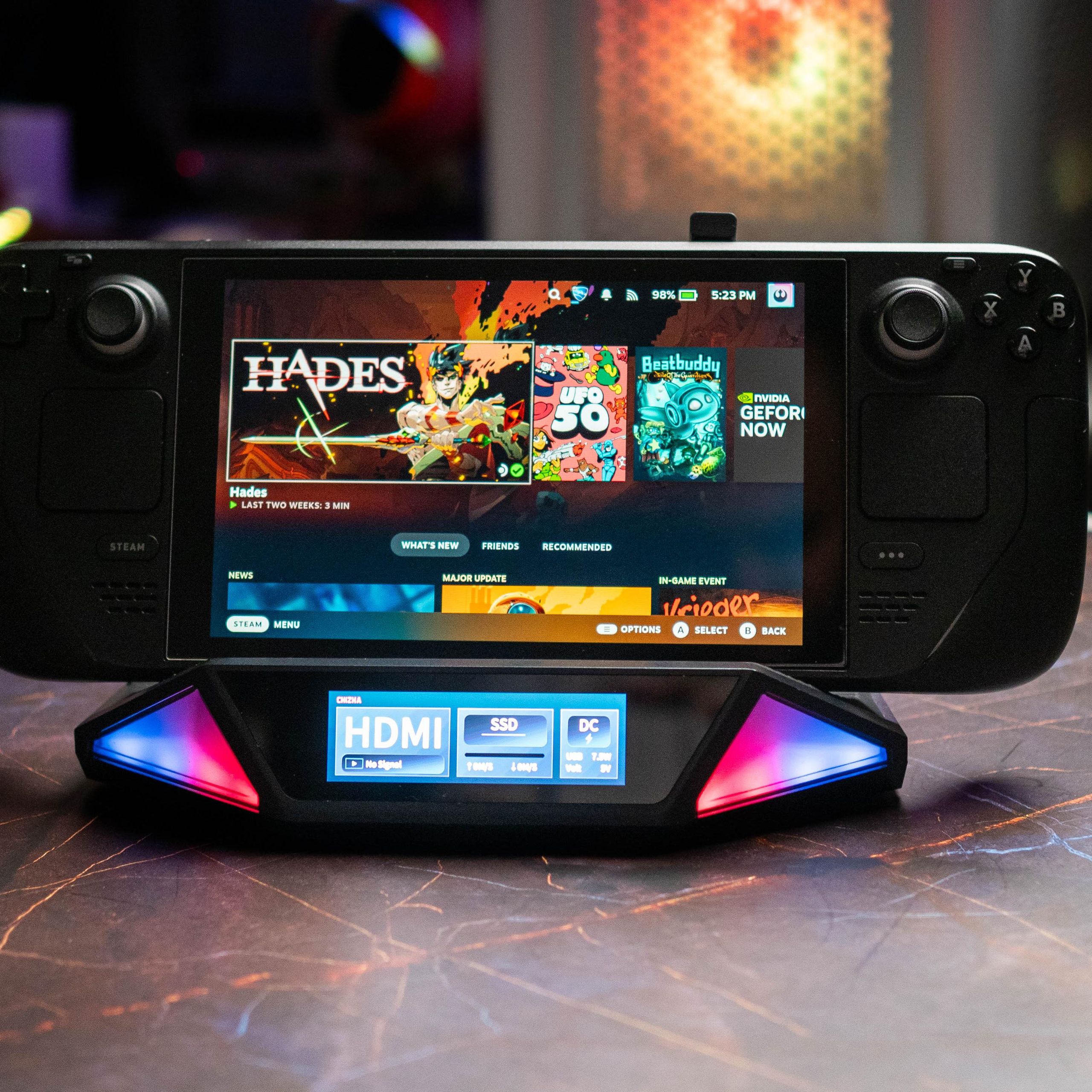 マ*オ様 Steam deck Steam Deck OLED Limited Edition White priced $30 more than black